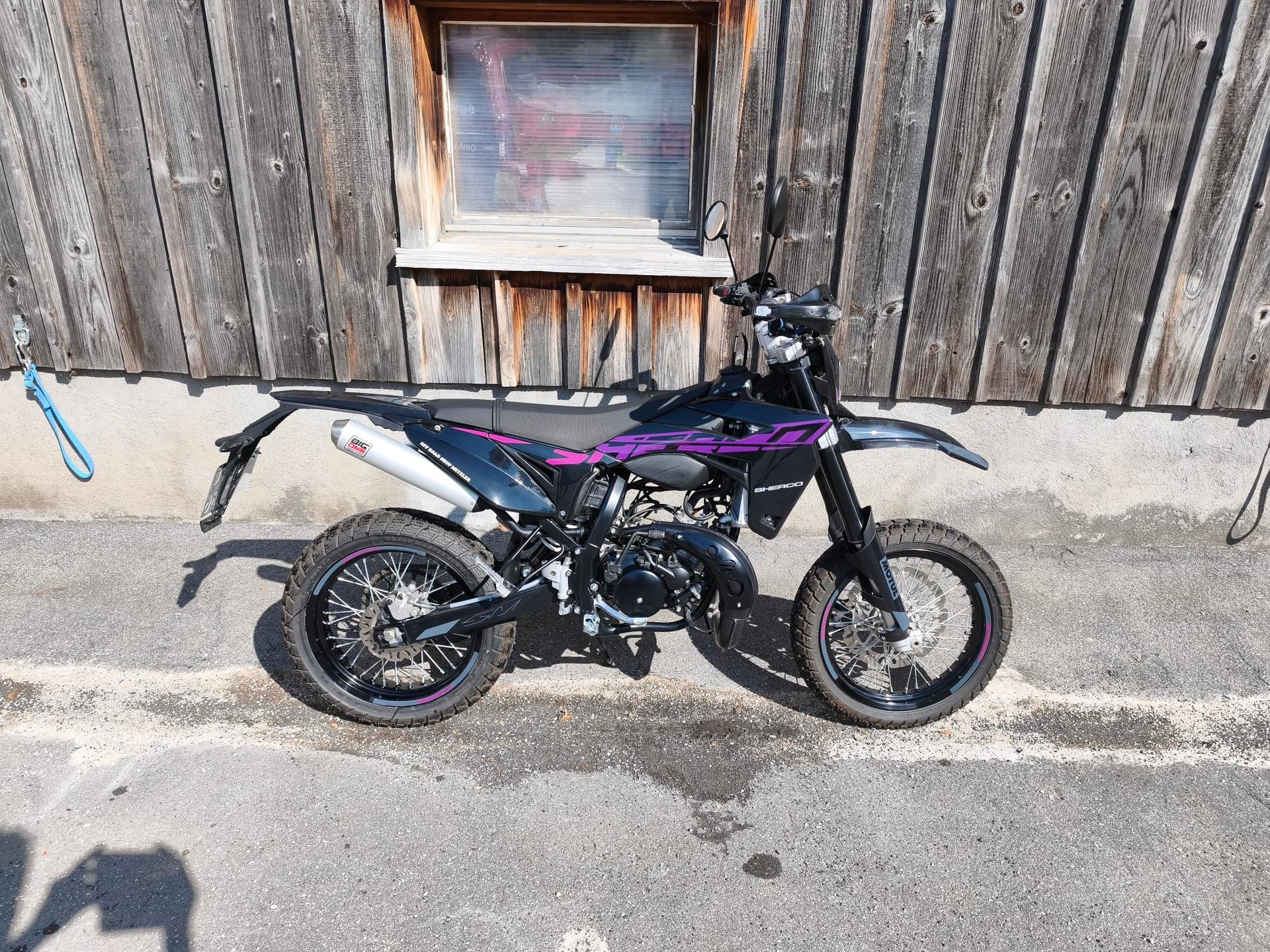 SHERCO 50 SM-RS PINK (45km/h, gelbe Nummer)-image-13