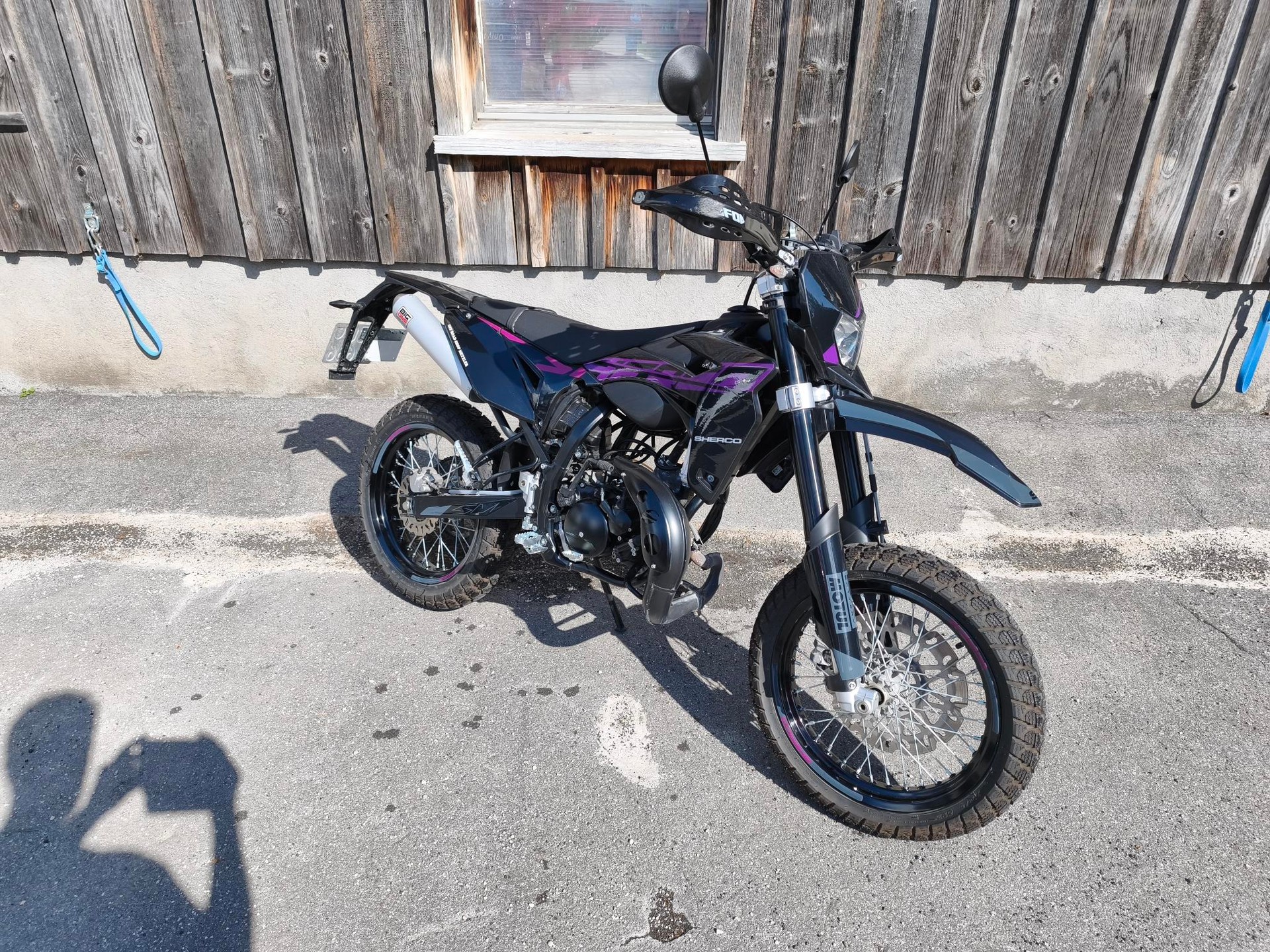 SHERCO 50 SM-RS PINK (45km/h, gelbe Nummer)-image-11