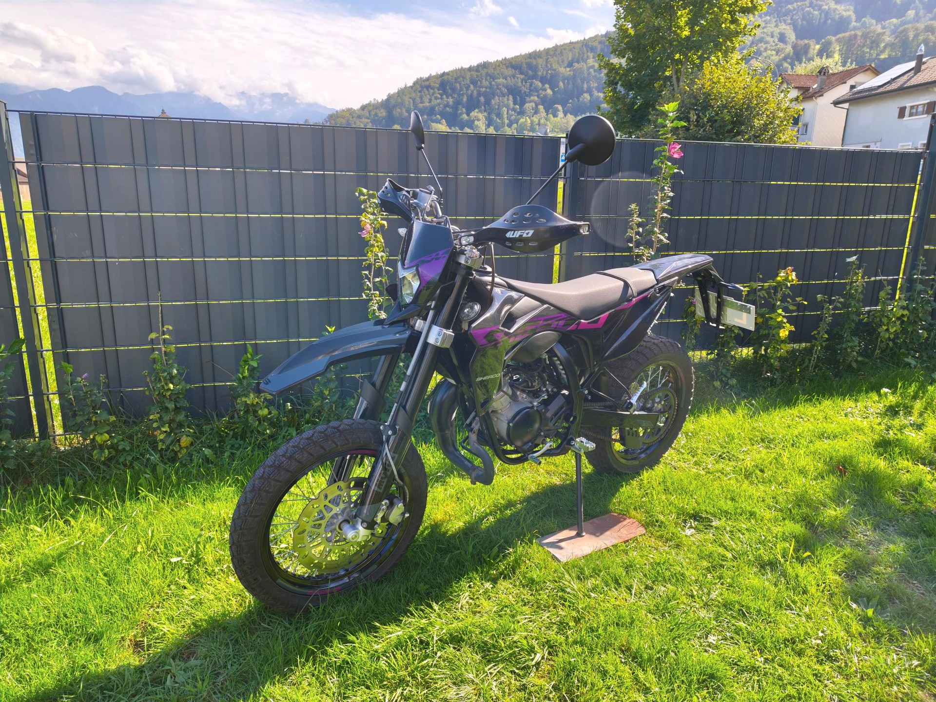 SHERCO 50 SM-RS PINK (45km/h, gelbe Nummer)-image-4