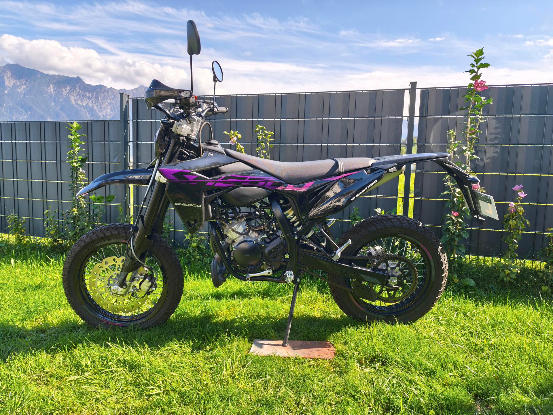 SHERCO 50 SM-RS PINK (45km/h, gelbe Nummer)-image-5