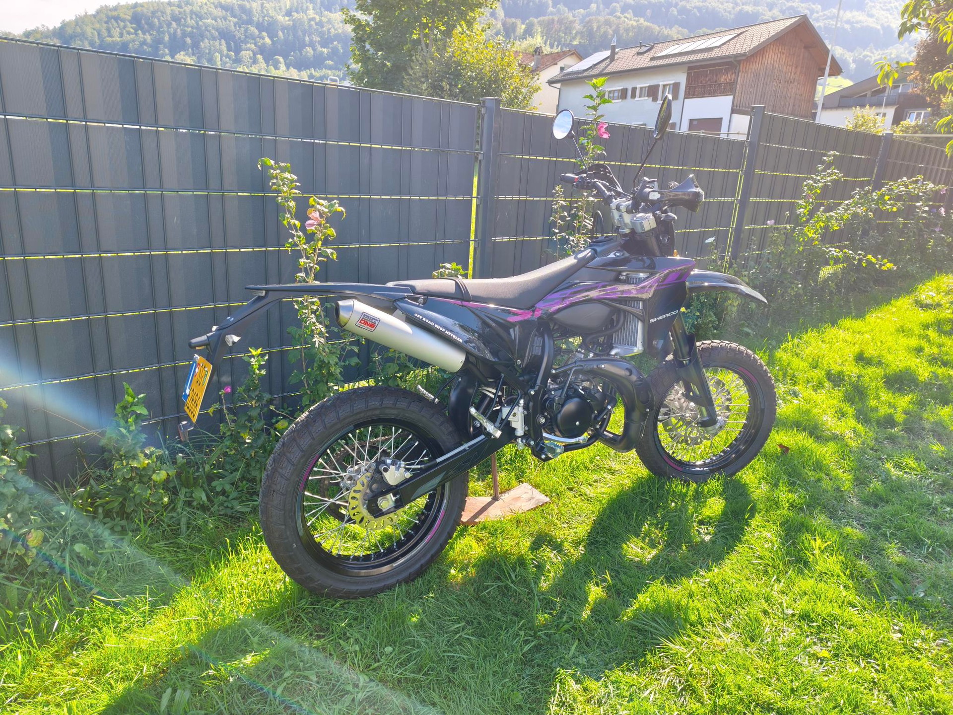 SHERCO 50 SM-RS PINK (45km/h, gelbe Nummer)-image-2