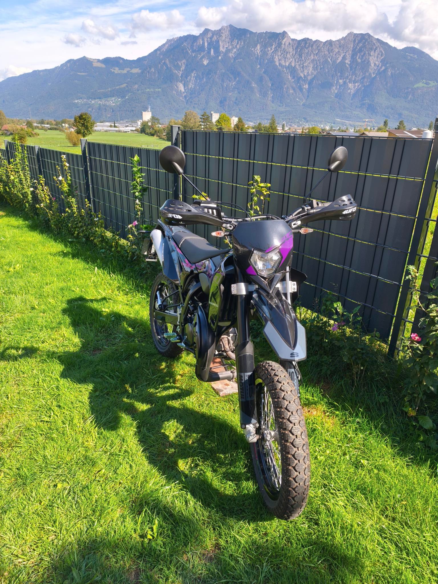 SHERCO 50 SM-RS PINK (45km/h, gelbe Nummer)-image-6