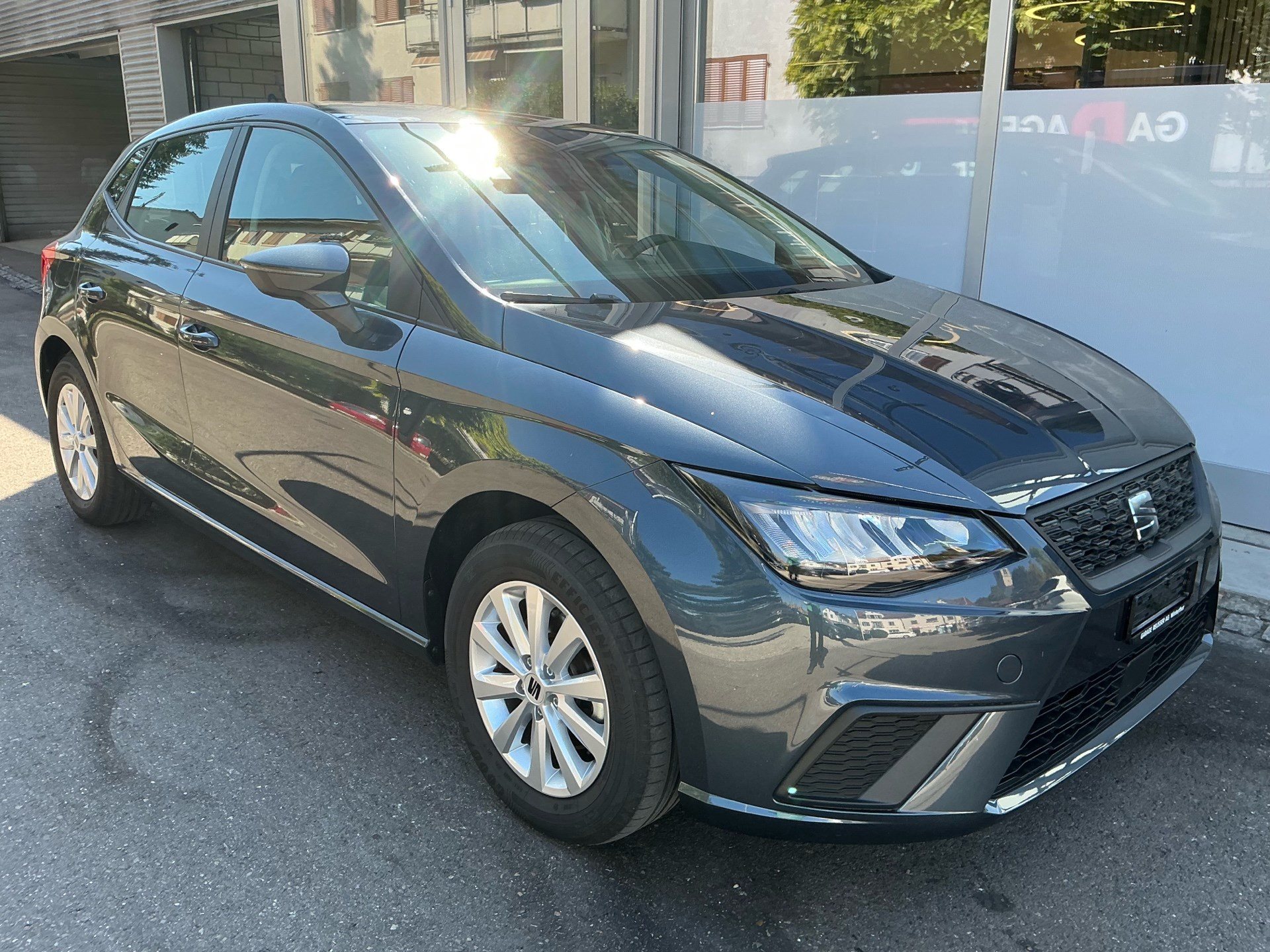 SEAT Ibiza 1.0 TSI DSG STYLE *** FAHRZEUG HAT HAGELSCHADEN ***-showroom-element-2