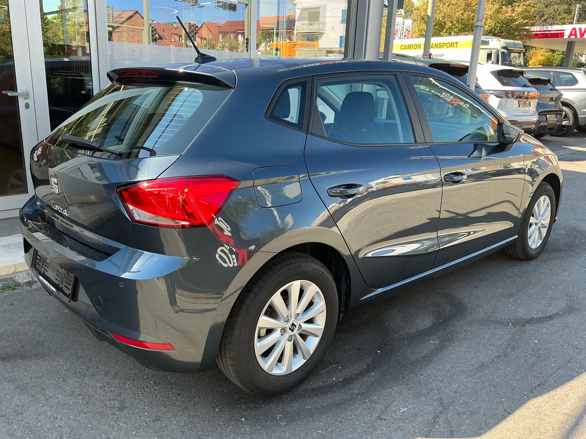 SEAT Ibiza 1.0 TSI DSG STYLE *** FAHRZEUG HAT HAGELSCHADEN ***-showroom-element-3