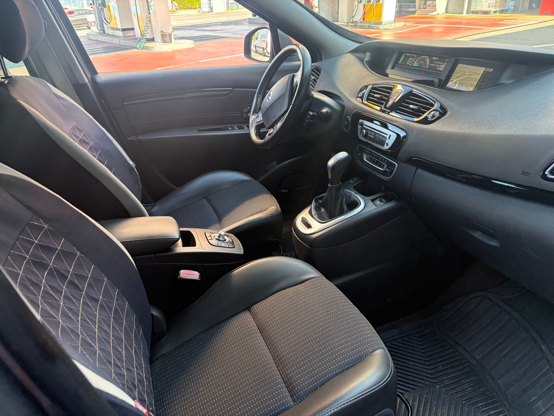 RENAULT Grand Scénic 1.5 dCi Bose Edition EDC-image-7