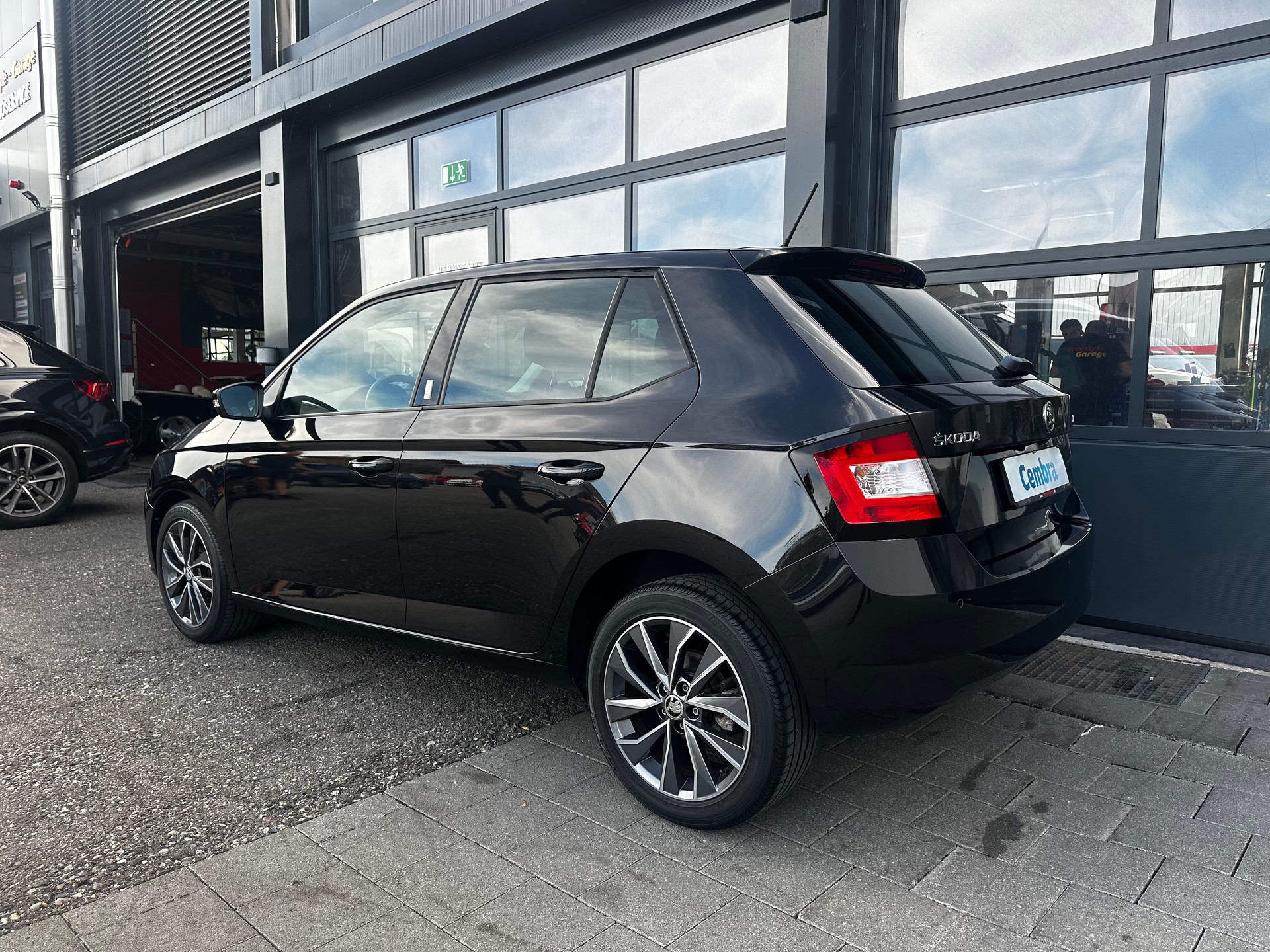 SKODA Fabia 1.2 TSI Black Edition DSG-image-3
