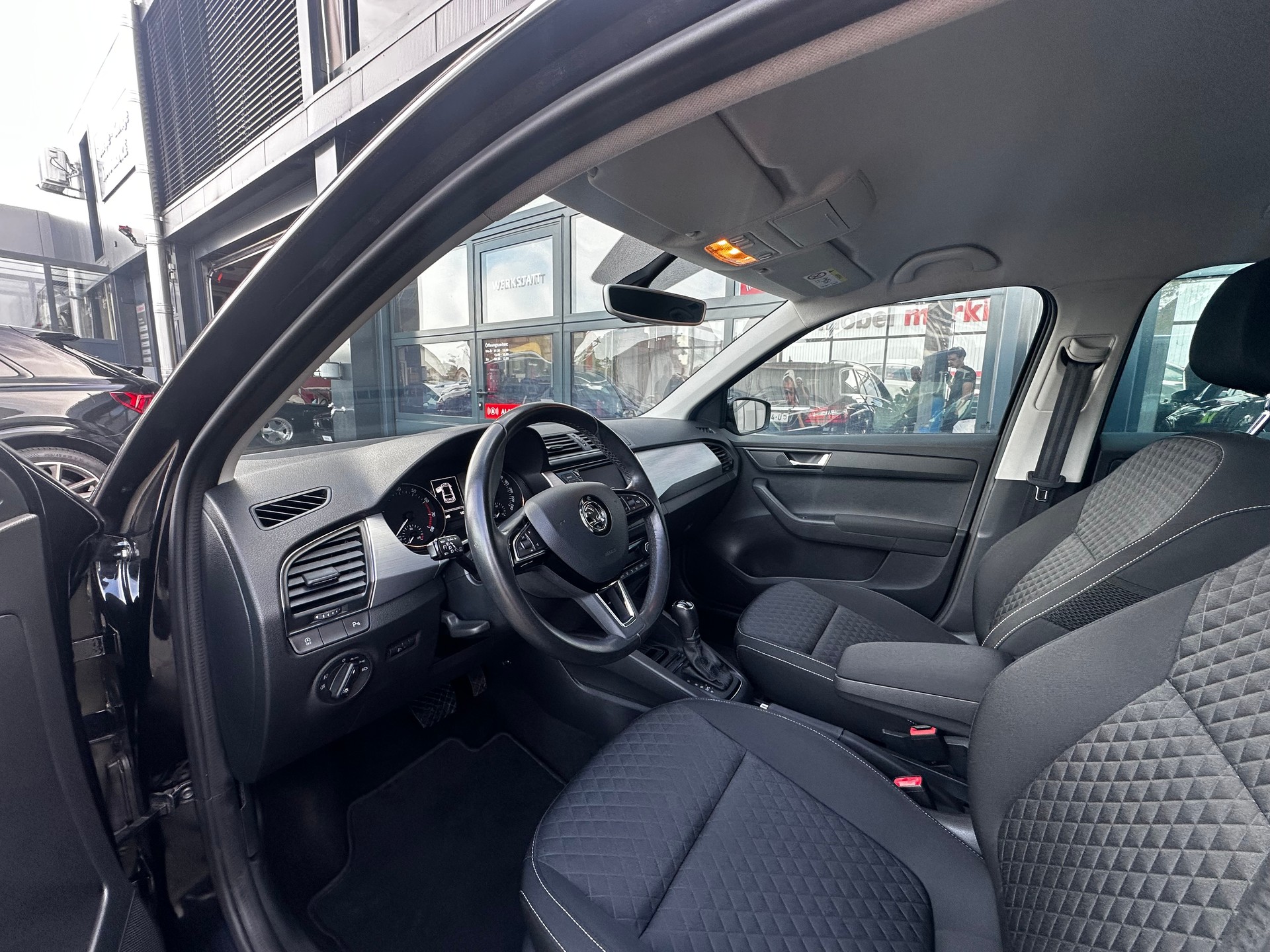 SKODA Fabia 1.2 TSI Black Edition DSG-image-6
