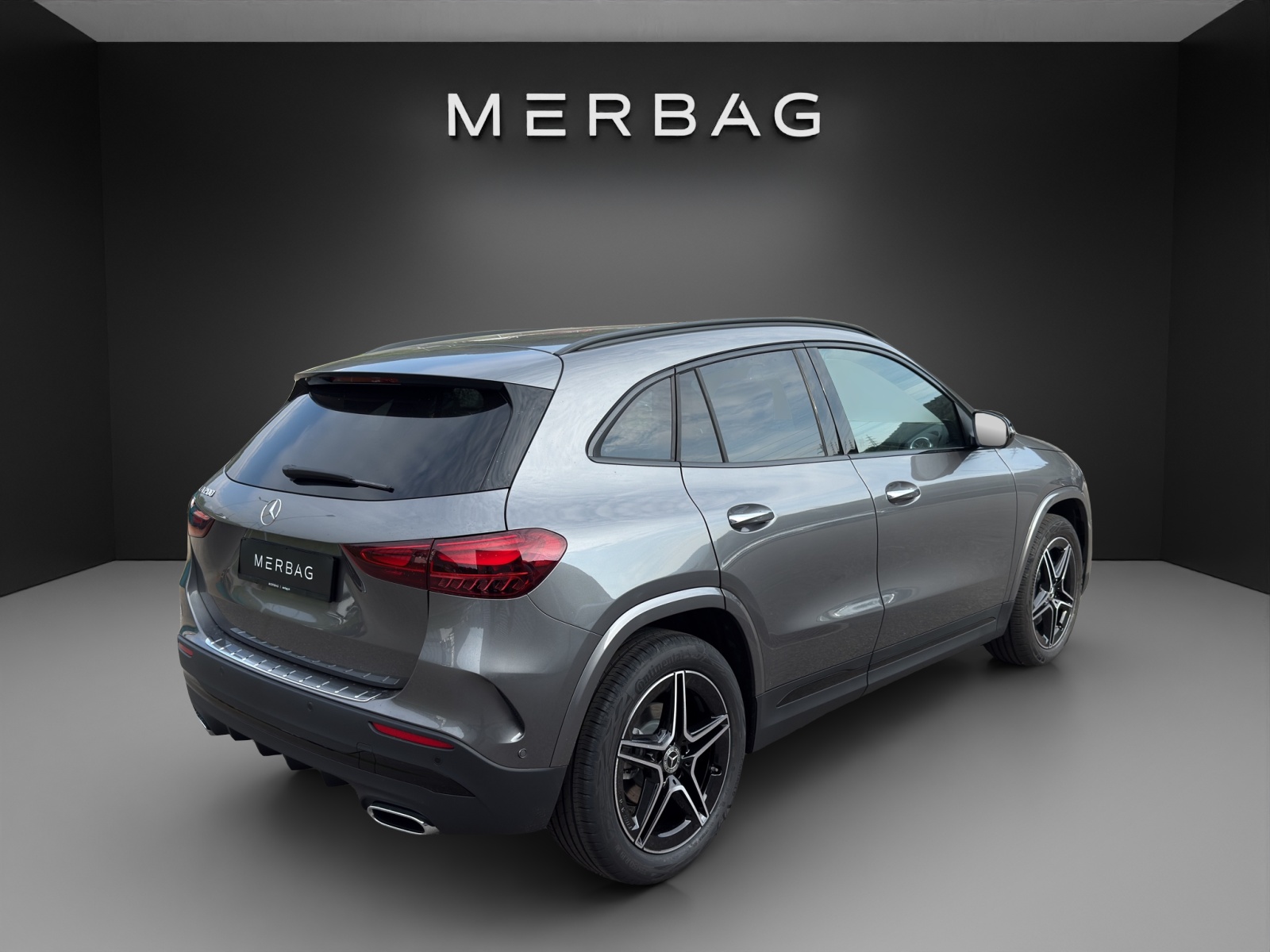 MERCEDES-BENZ GLA 200 7G-DCT Night Star-image-4