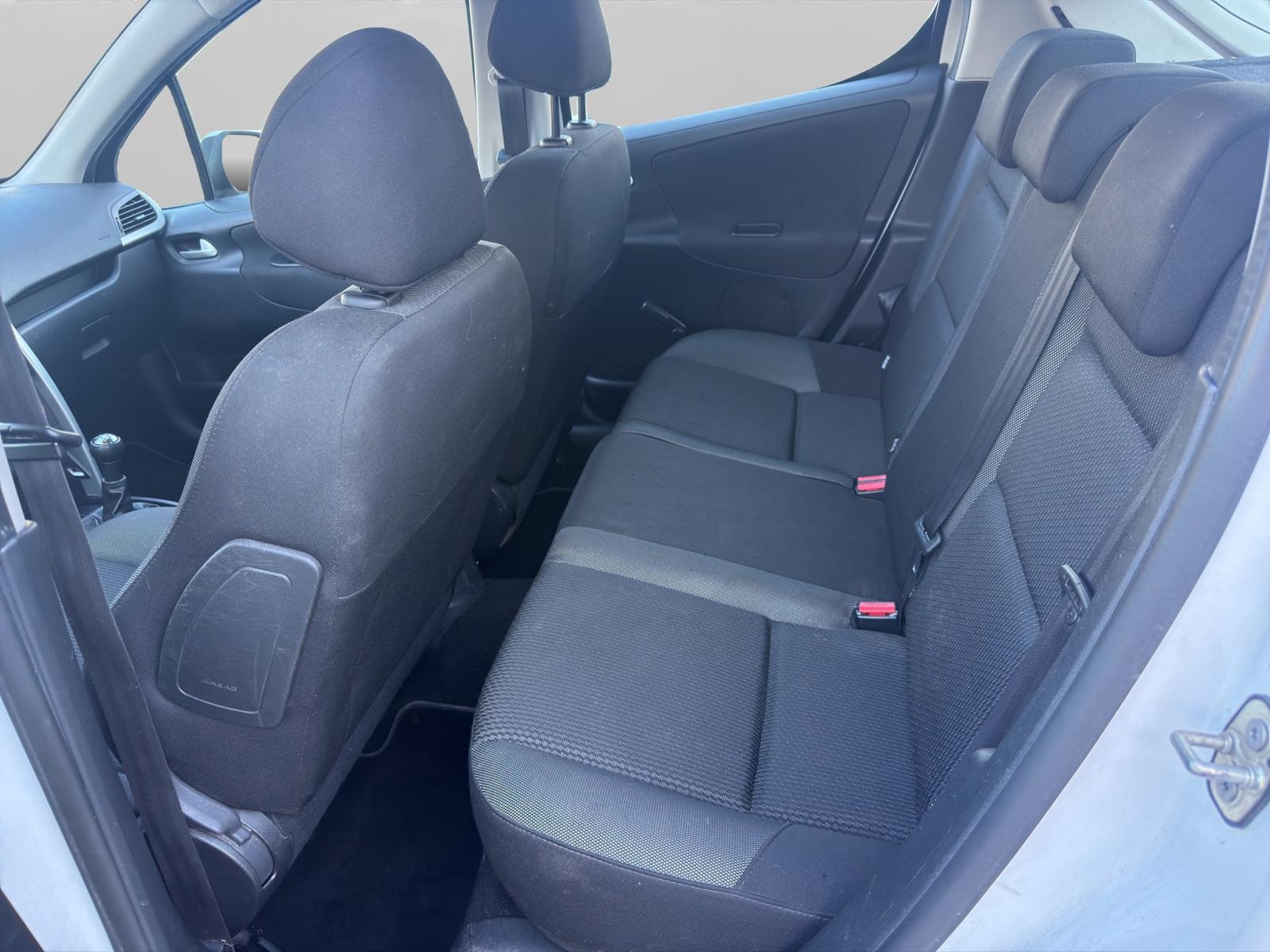PEUGEOT 207 1.4 16V Active-image-14