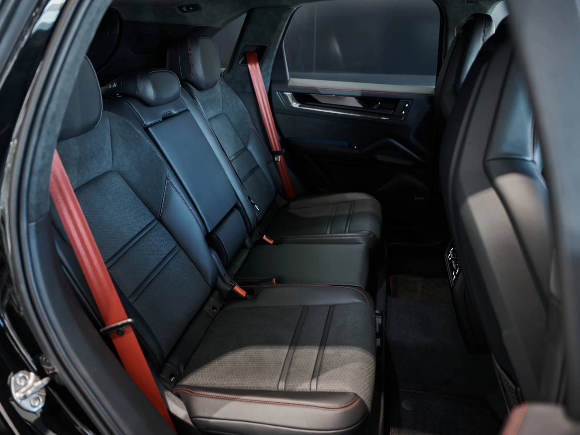 PORSCHE Cayenne GTS-image-22
