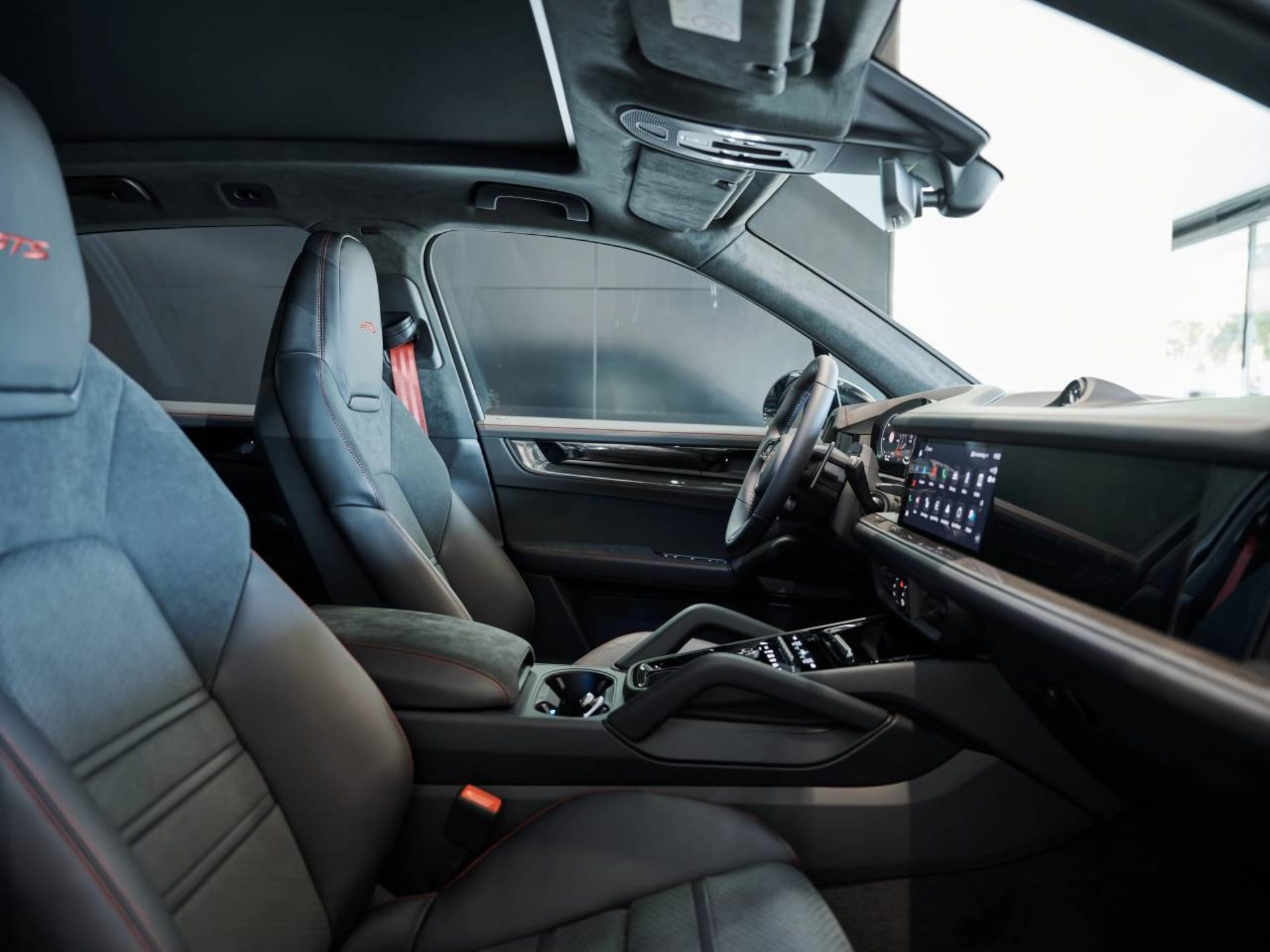 PORSCHE Cayenne GTS-image-17