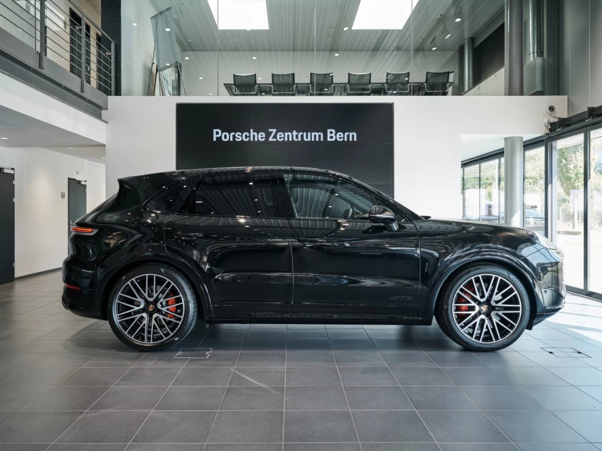 PORSCHE Cayenne GTS-image-1