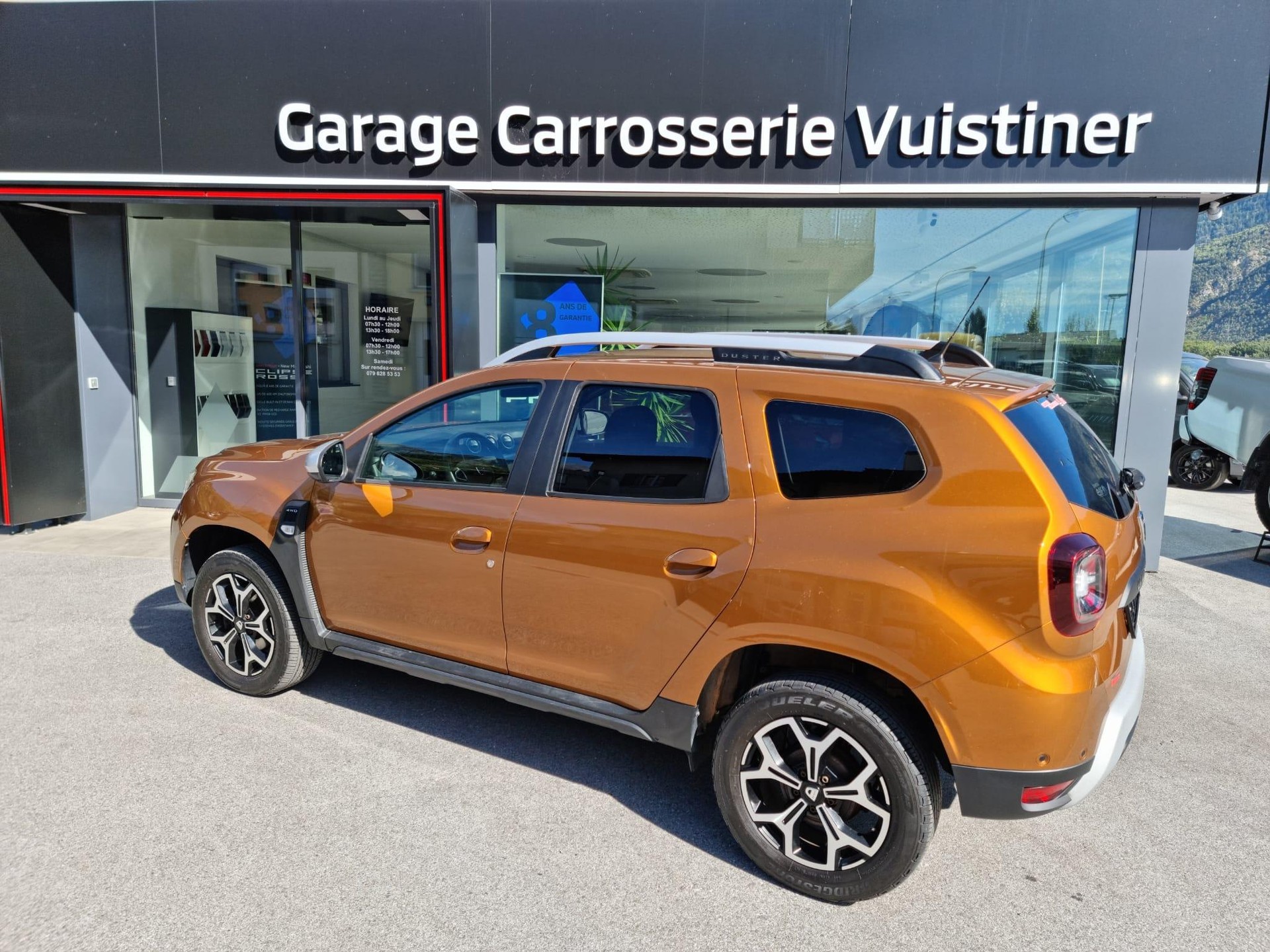 DACIA Duster 1.3 TCe 150 Celebration 4WD-image-2