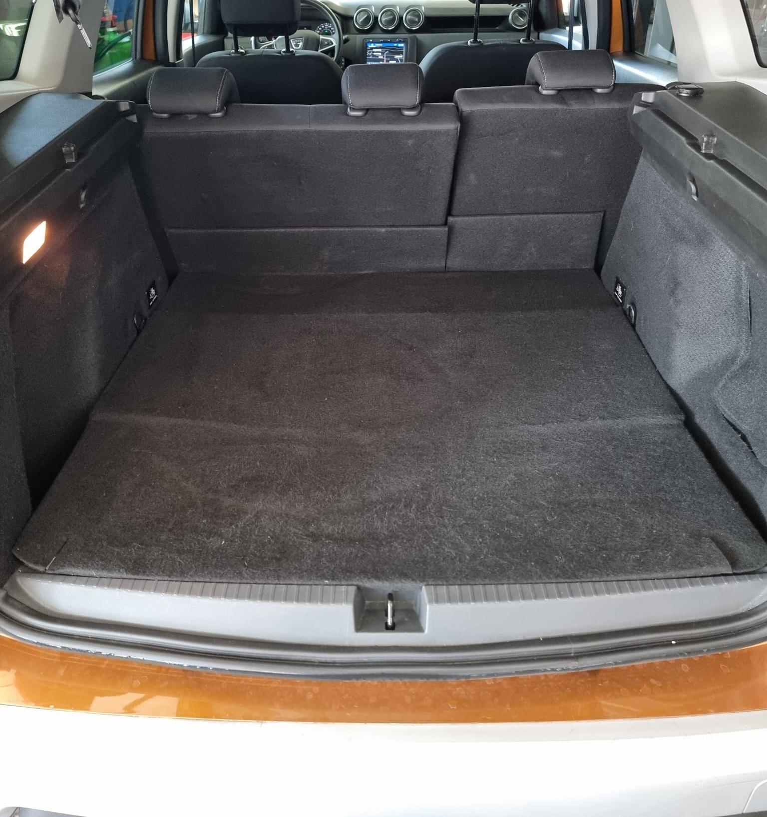 DACIA Duster 1.3 TCe 150 Celebration 4WD-image-10