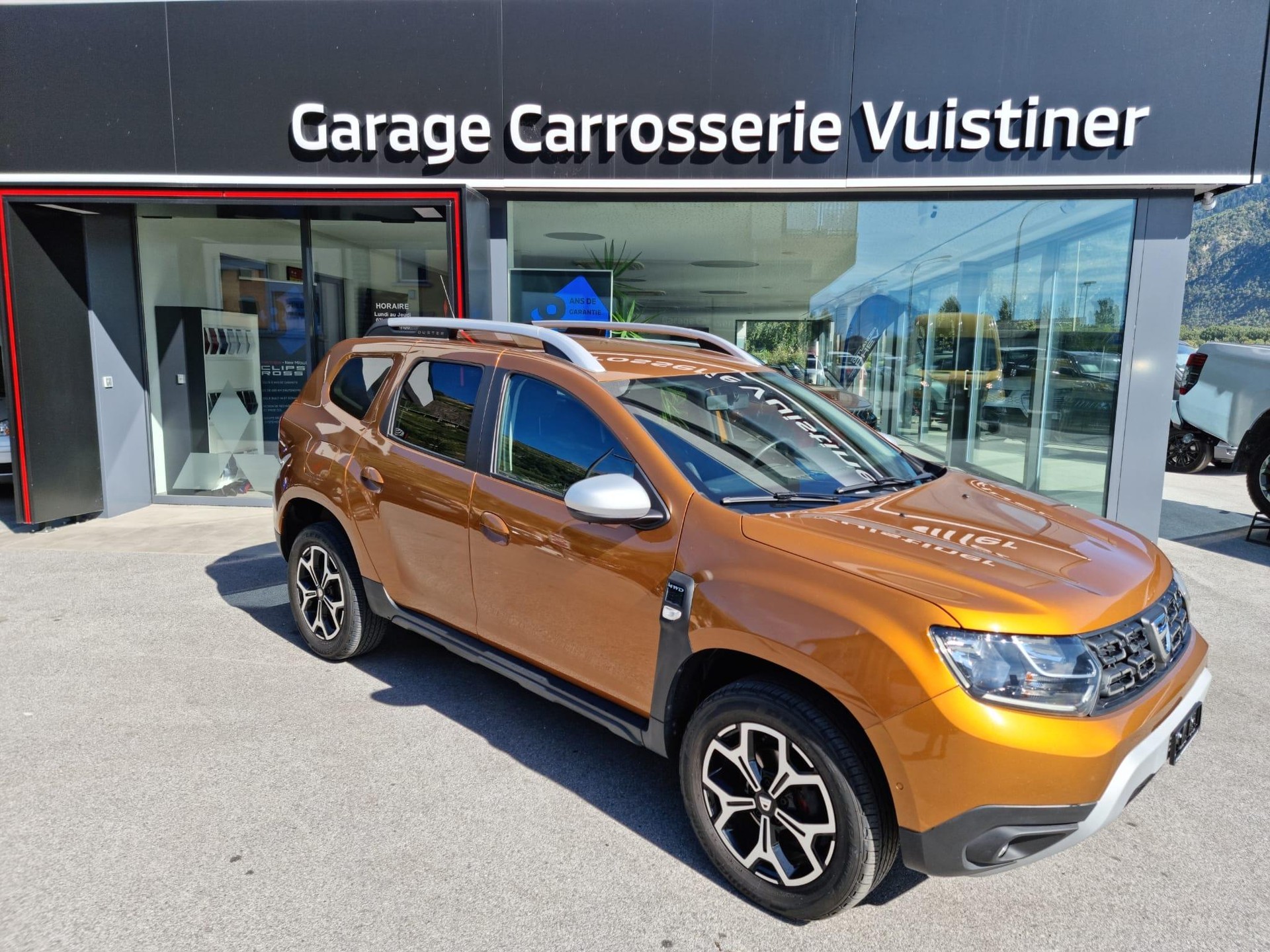 DACIA Duster 1.3 TCe 150 Celebration 4WD-image-1