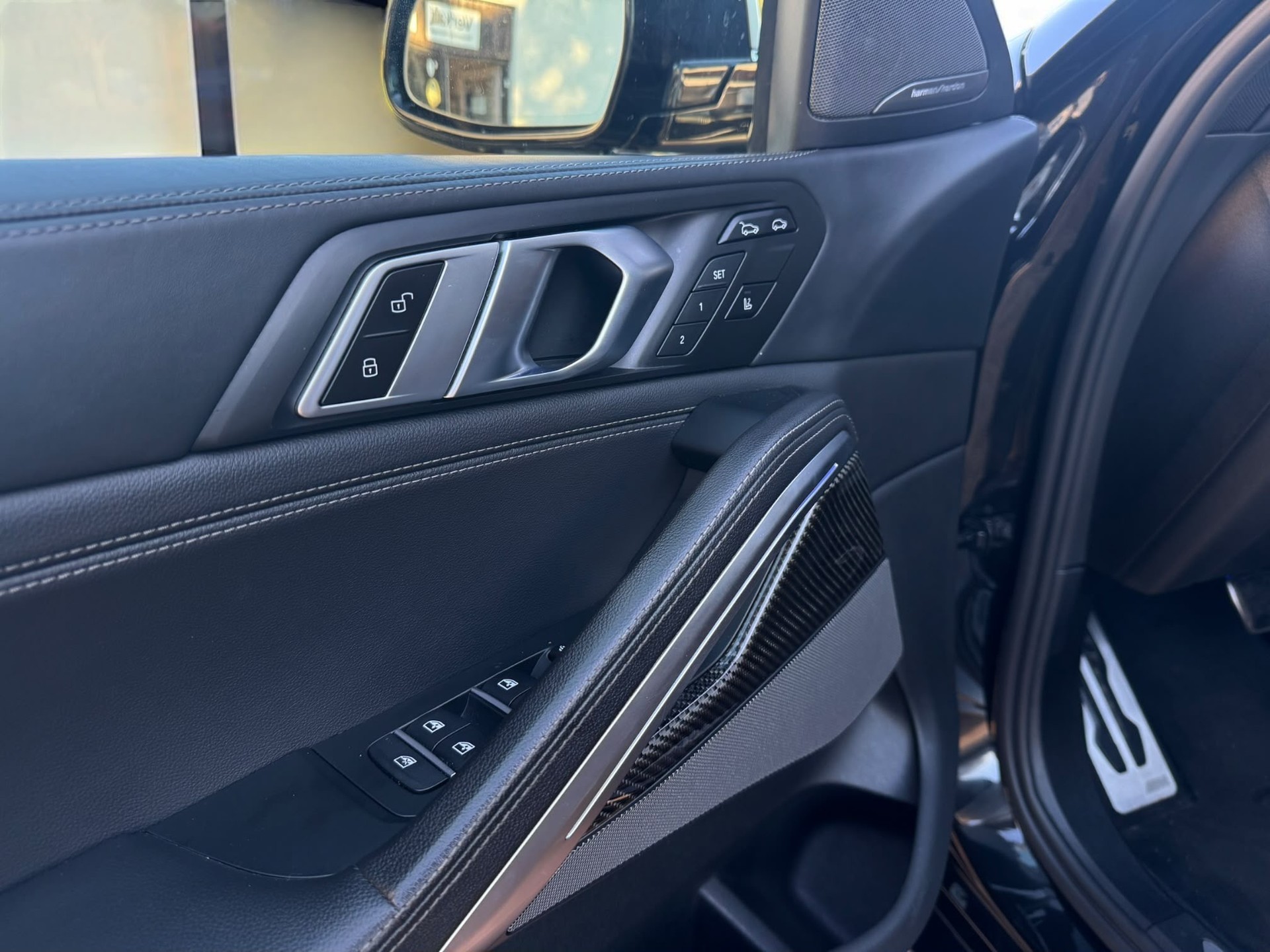 BMW X6 M50d G06*CARBON*M-SITZE*HUD*SOFTCLOSE*22`ZOLL*-image-16