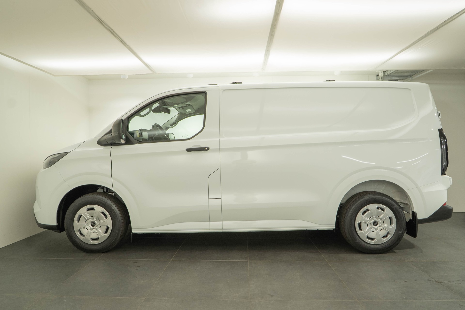 FORD Transit C Van 320 L1 2.5 Duratec 233 Trend PHEV-image-2