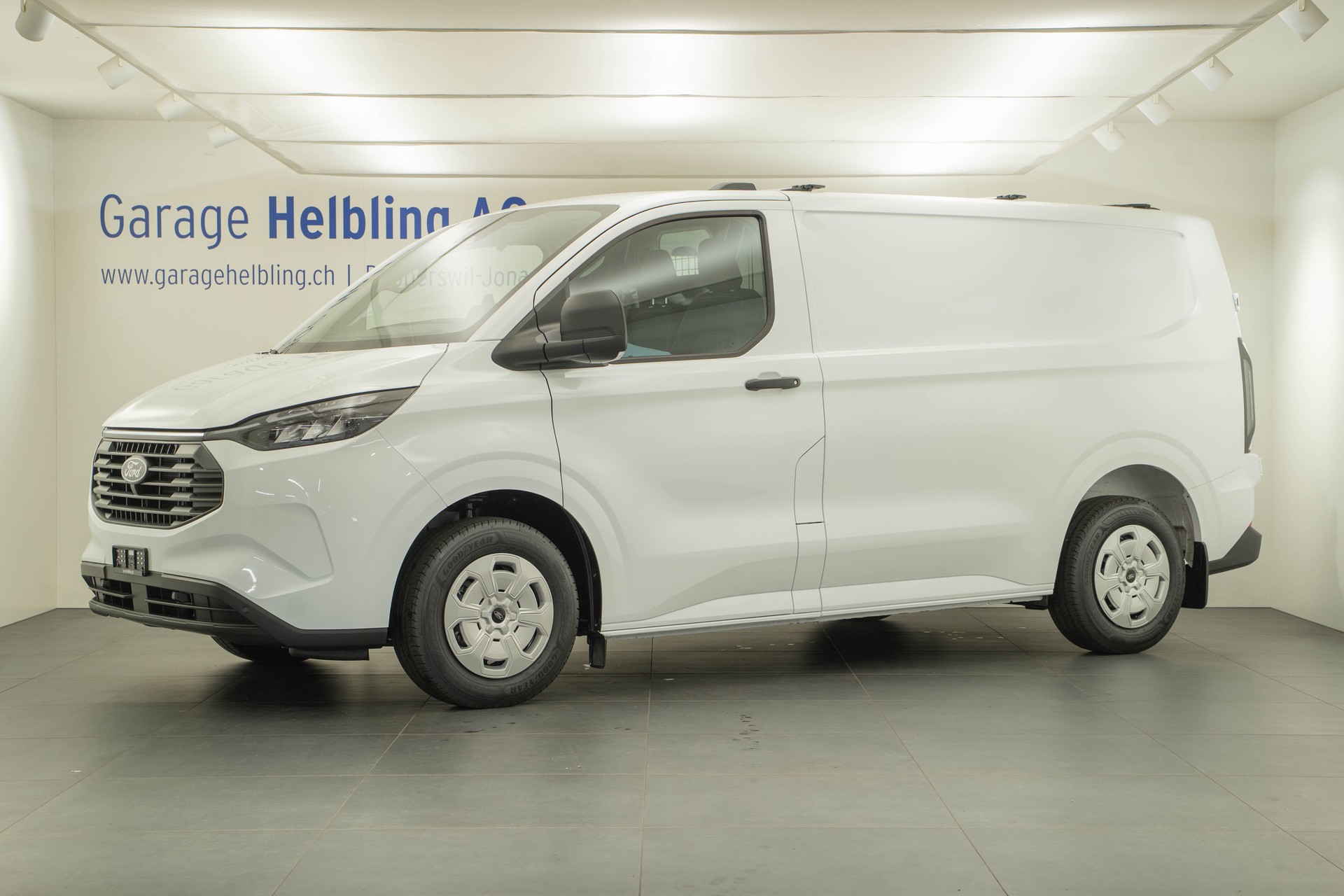 FORD Transit C Van 320 L1 2.5 Duratec 233 Trend PHEV-image-0