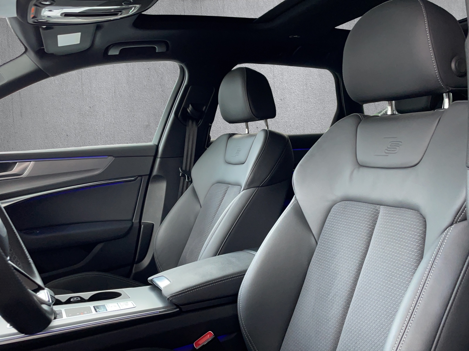 AUDI A6 Avant 40 TDI Sport Attraction quattro S-tronic-image-5
