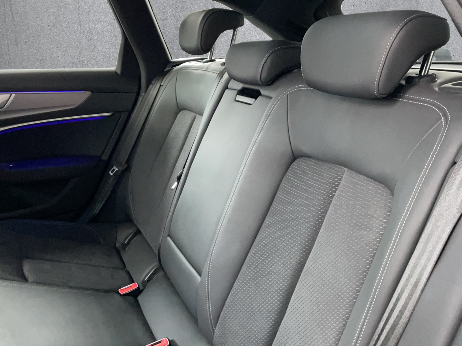 AUDI A6 Avant 40 TDI Sport Attraction quattro S-tronic-image-11