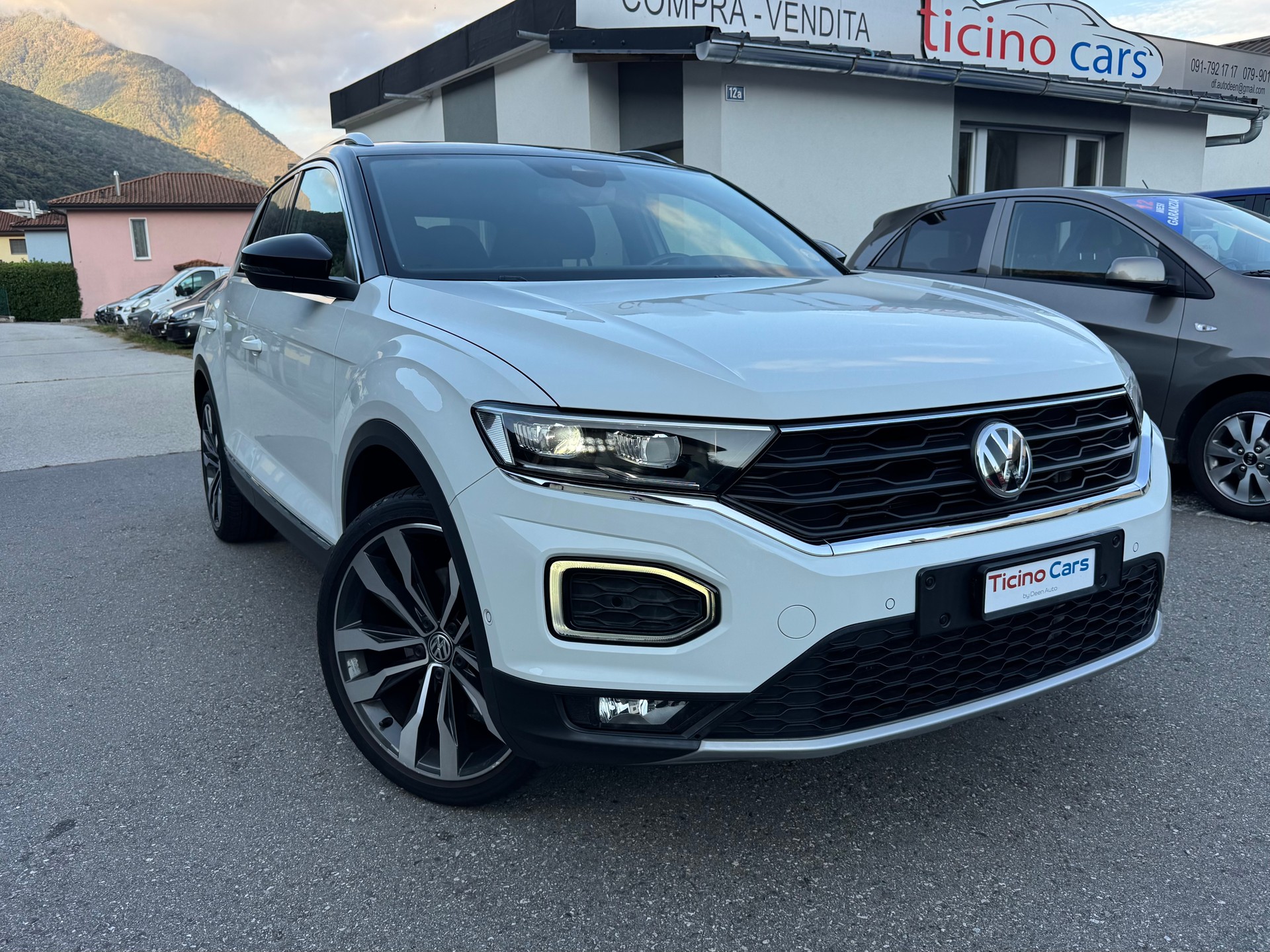 VW T-Roc 2.0 TSI Advance DSG 4Motion-image-0