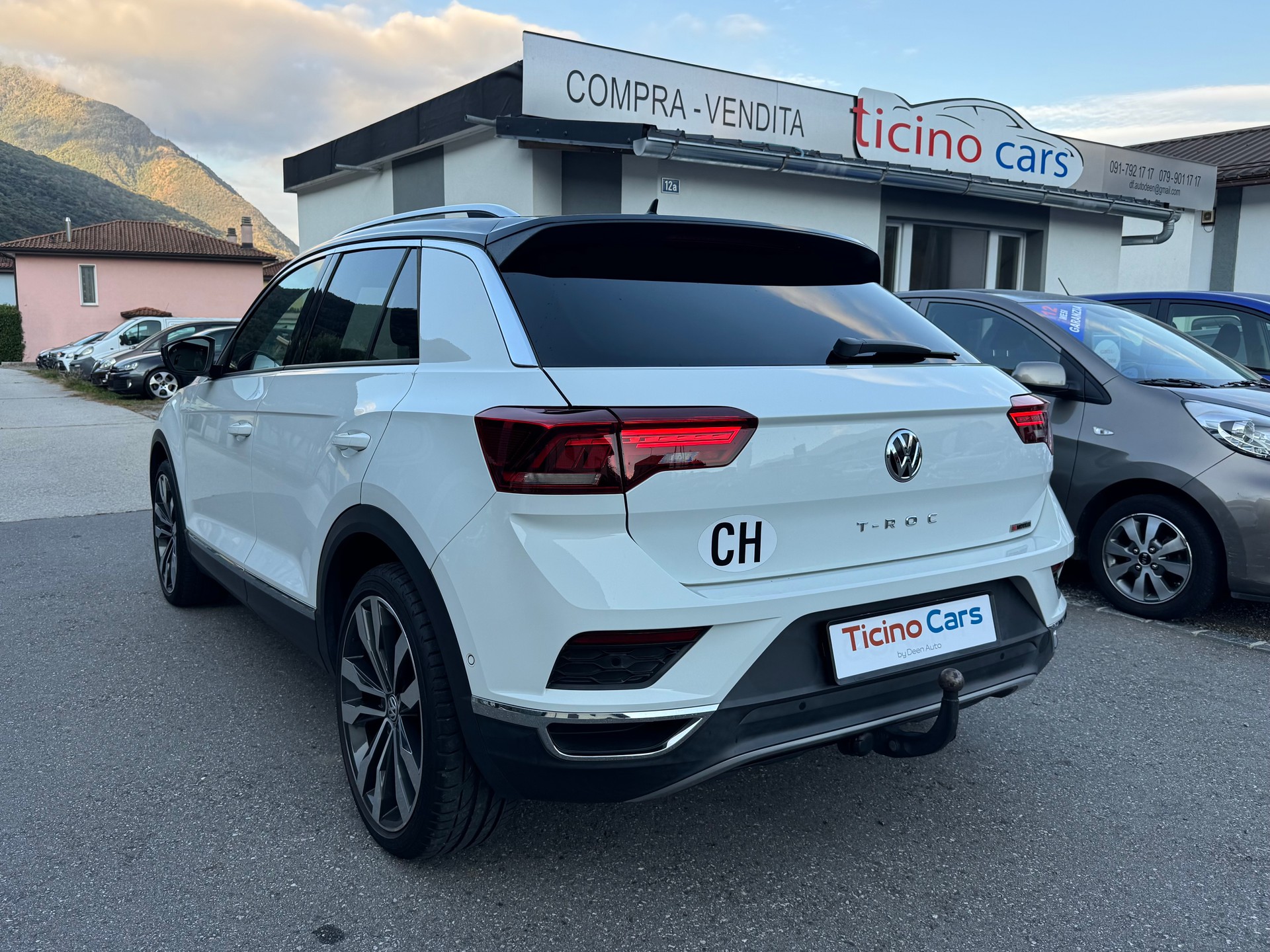 VW T-Roc 2.0 TSI Advance DSG 4Motion-image-2