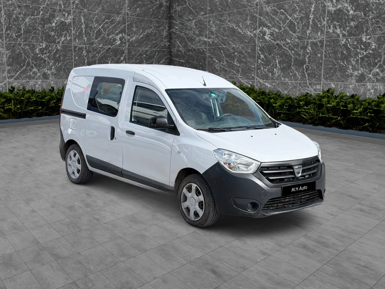 DACIA Dokker Van TCe 115 S&S Ambiance+-image-0