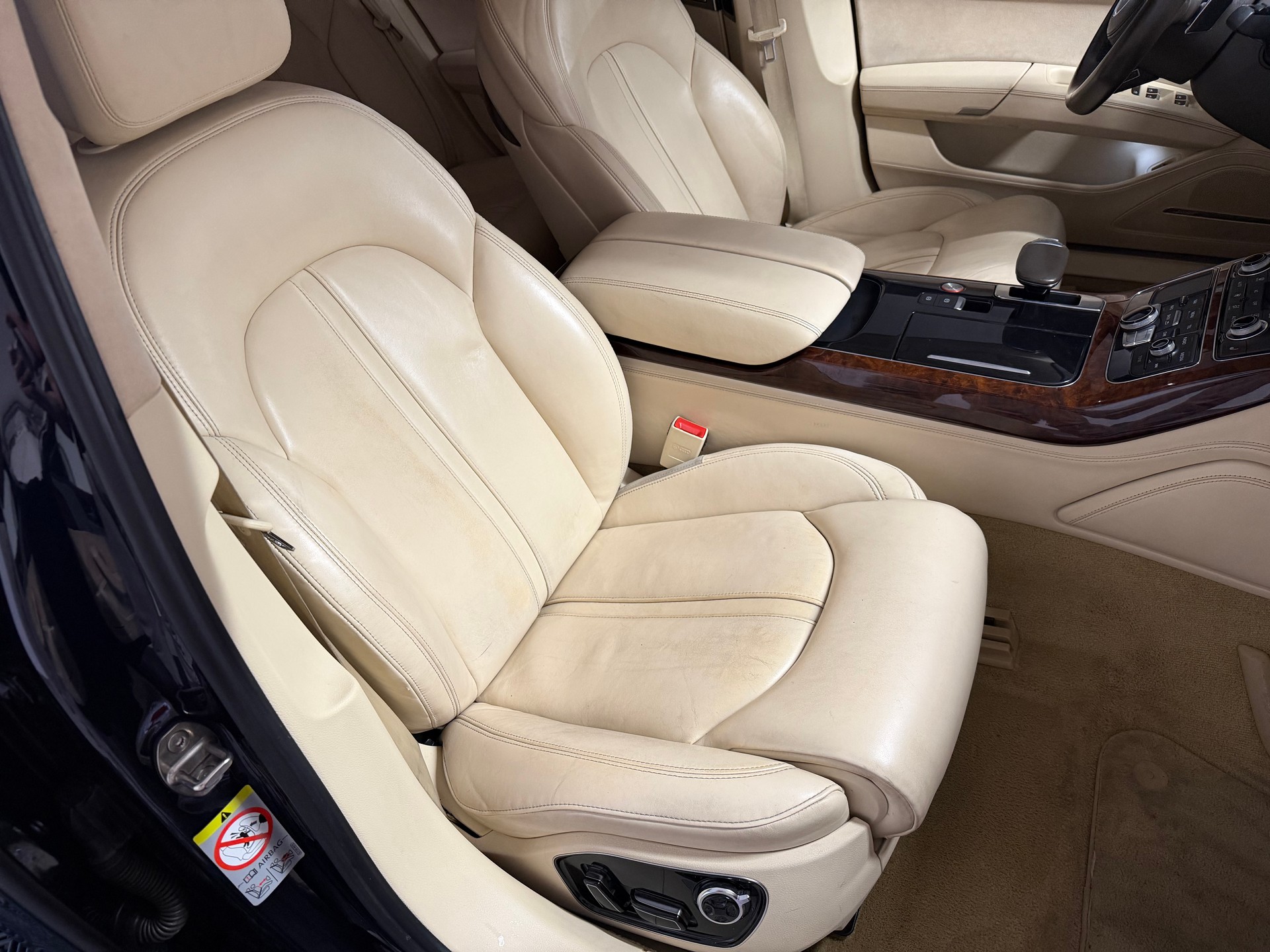 AUDI S8 4.0 TFSI V8 quattro tiptronic-image-24