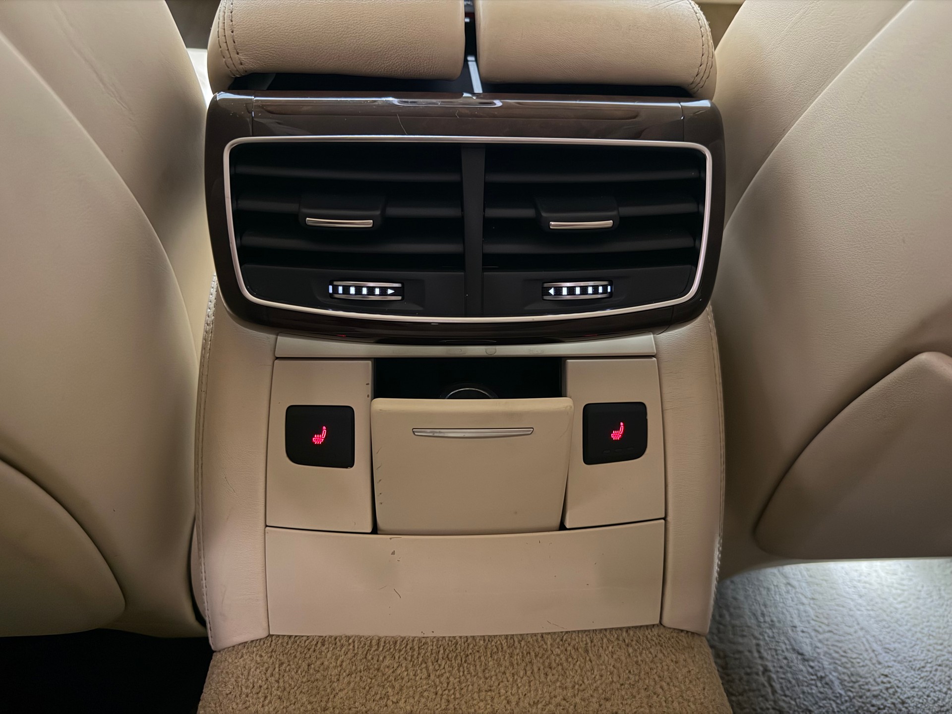 AUDI S8 4.0 TFSI V8 quattro tiptronic-image-26