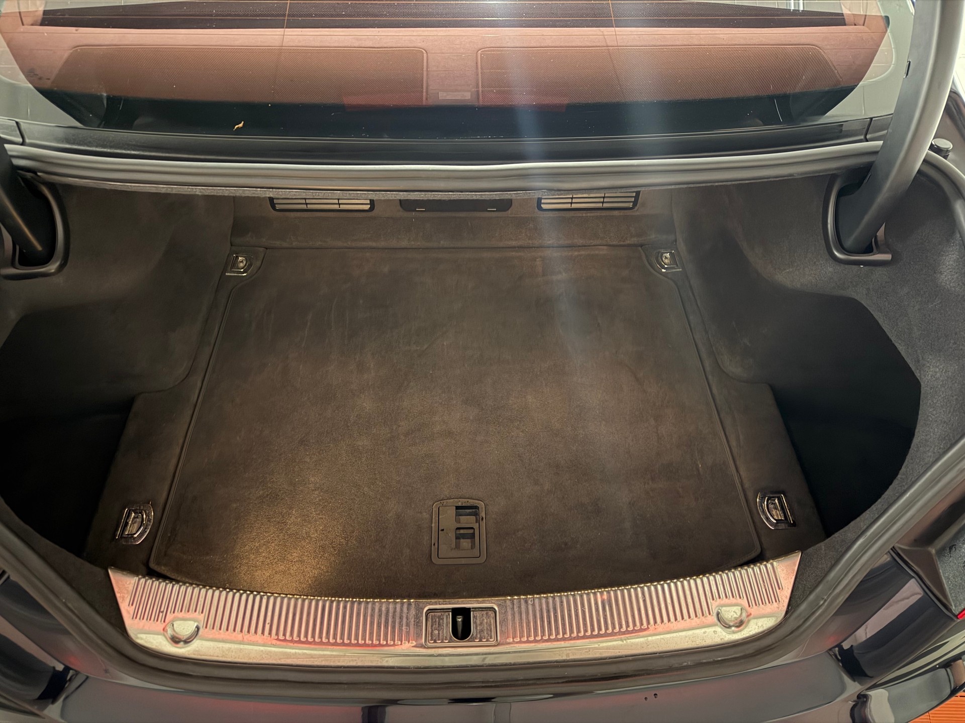 AUDI S8 4.0 TFSI V8 quattro tiptronic-image-31
