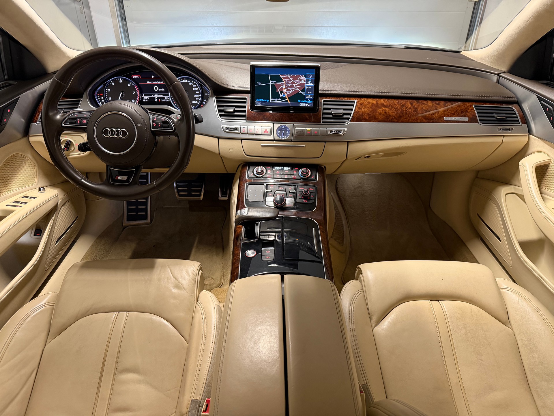 AUDI S8 4.0 TFSI V8 quattro tiptronic-image-10