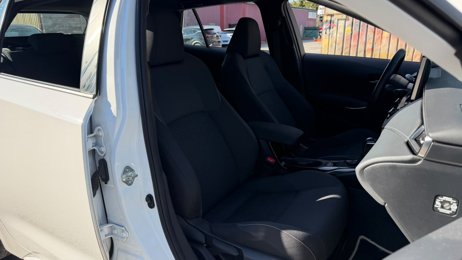 TOYOTA Corolla Touring Sports 1.8 HSD Comfort e-CVT-image-11