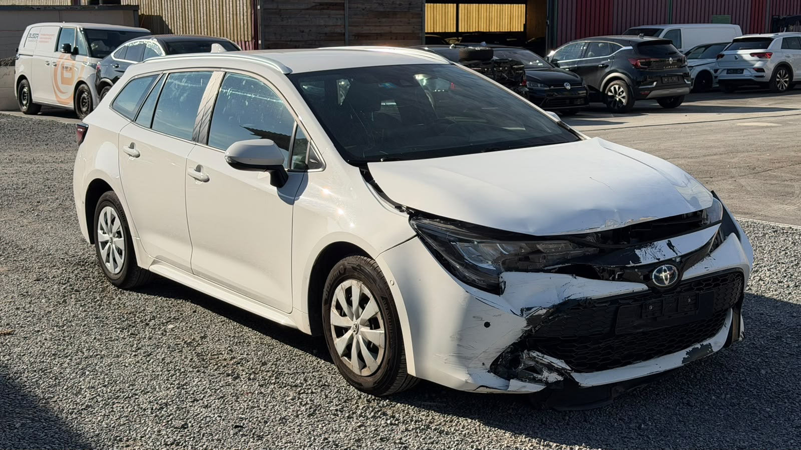 TOYOTA Corolla Touring Sports 1.8 HSD Comfort e-CVT-image-2