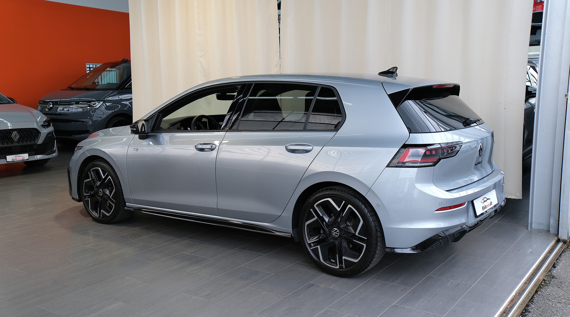 VW Golf 1.5 e TSI mHEV R-Line DSG " Black Style "-image-10