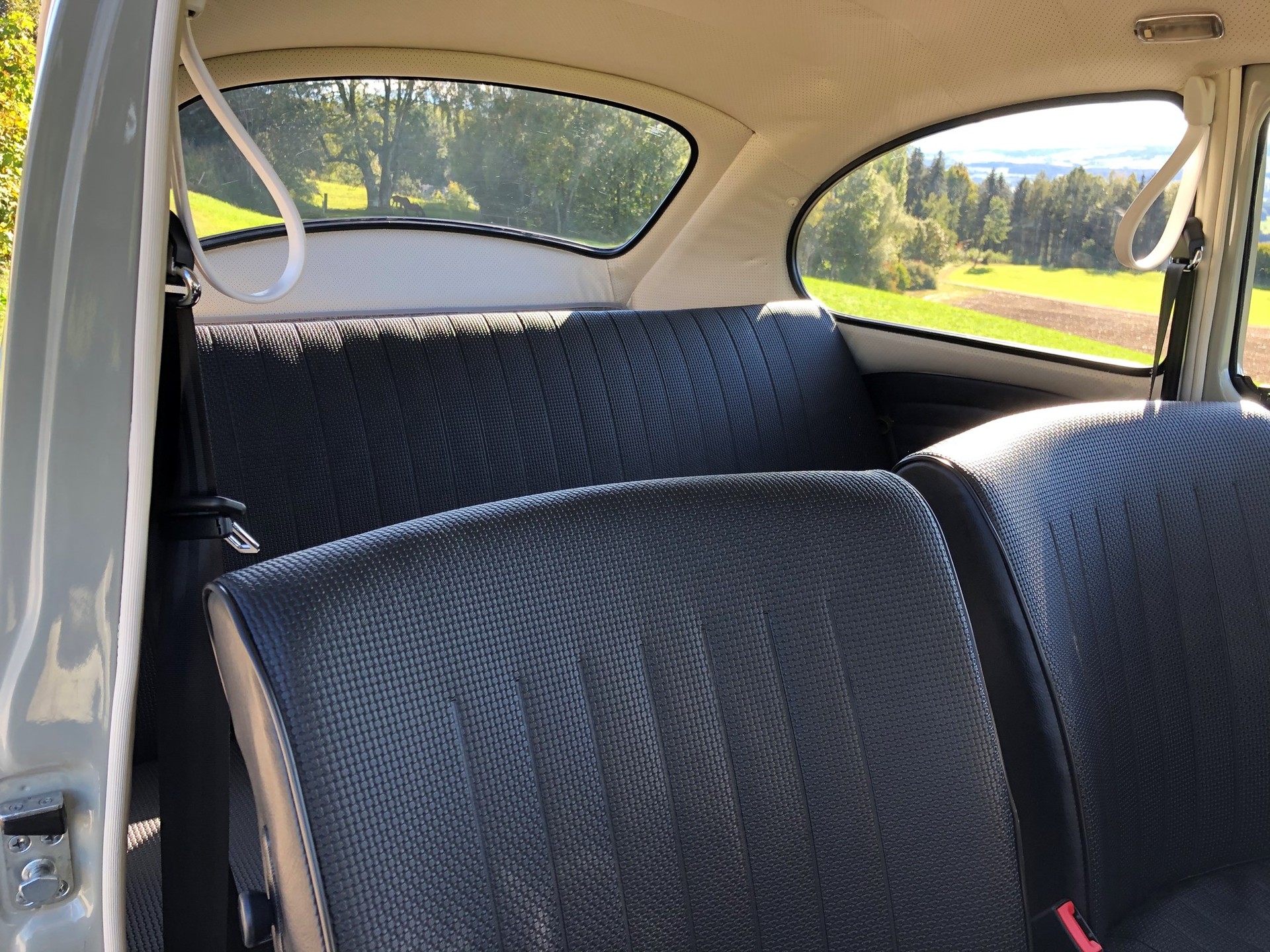 VW Käfer 1300-image-15