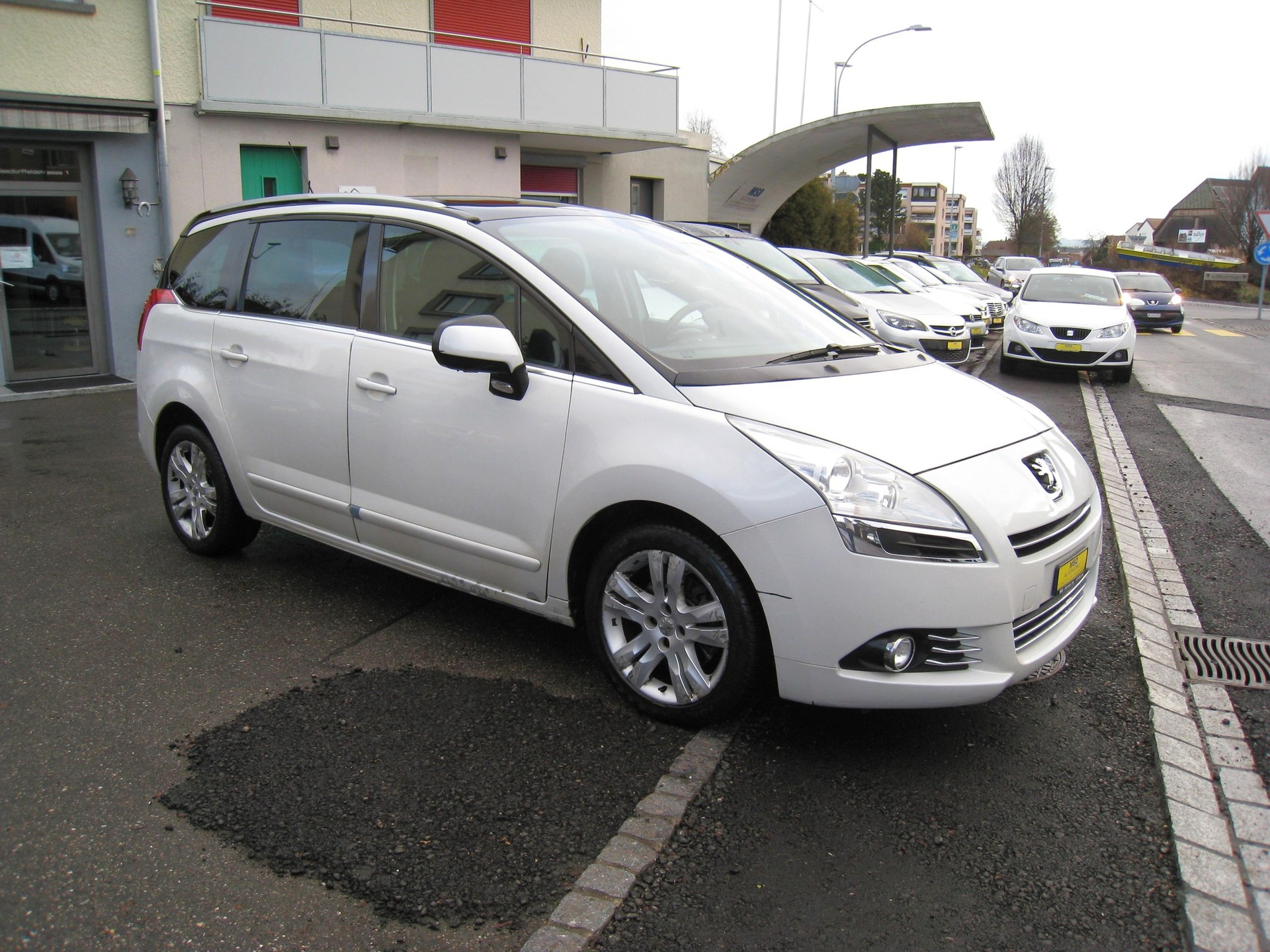 PEUGEOT 5008 2.0 HDI Sport Pack Automatic-image-1