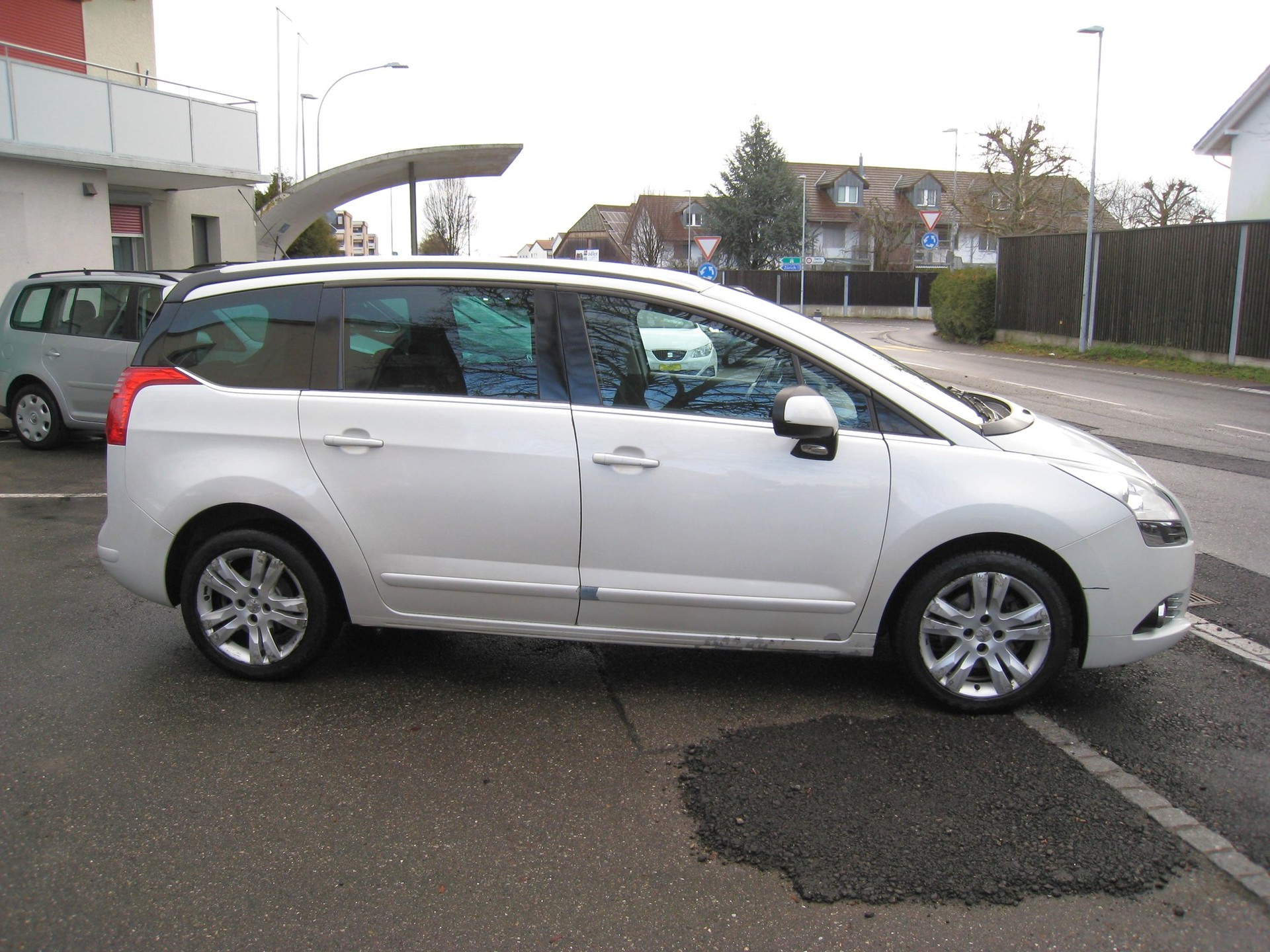 PEUGEOT 5008 2.0 HDI Sport Pack Automatic-image-3