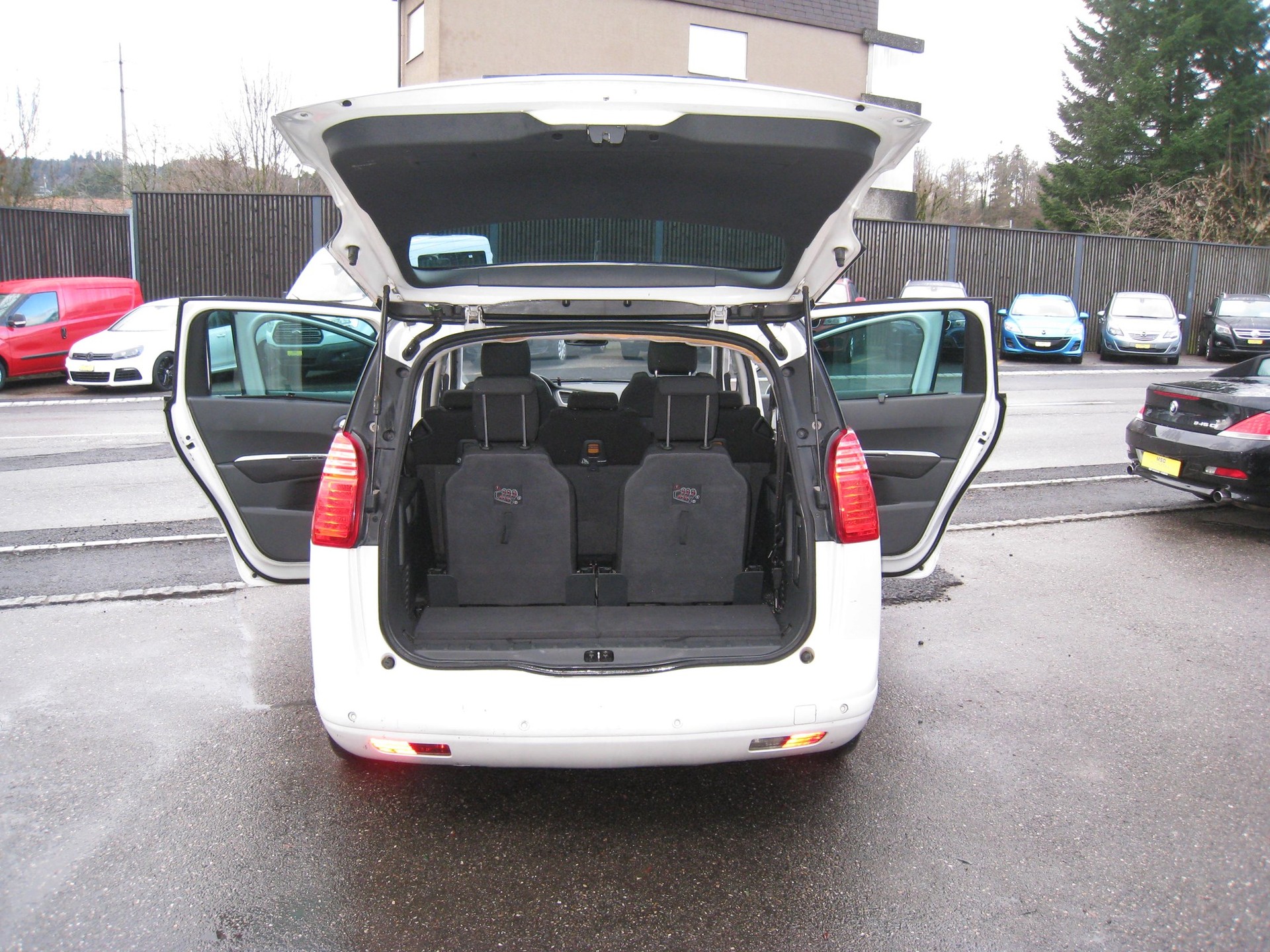 PEUGEOT 5008 2.0 HDI Sport Pack Automatic-image-8