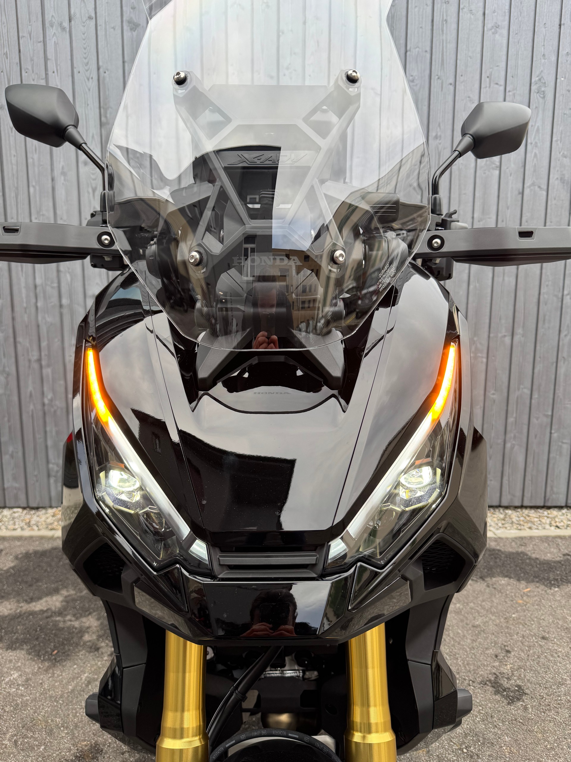 HONDA X-ADV 750-image-9