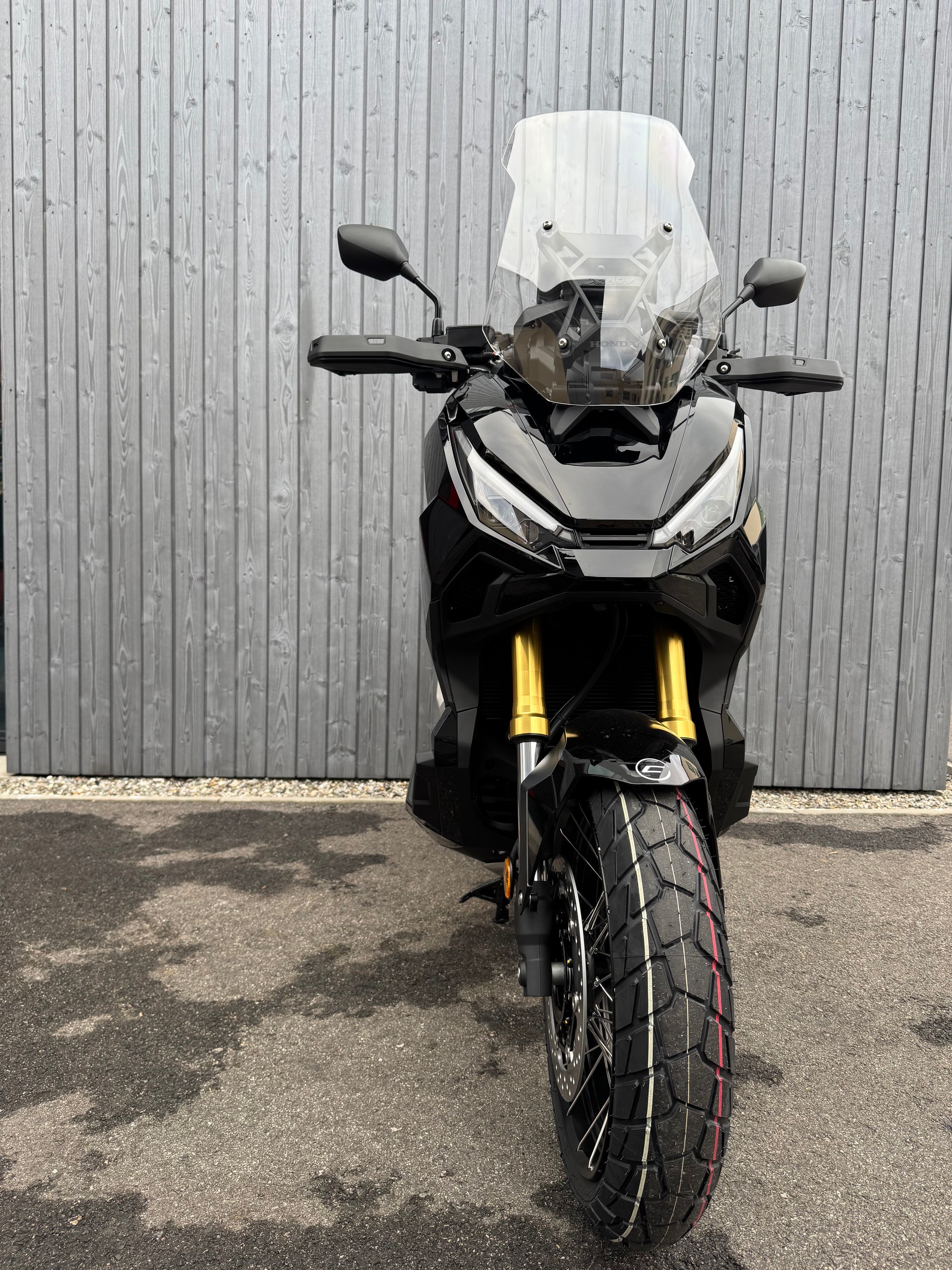 HONDA X-ADV 750-showroom-element-1