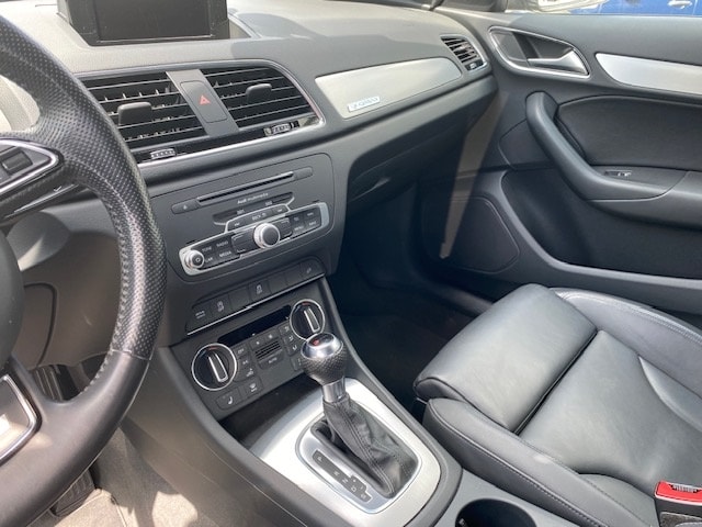 AUDI Q3 2.0 TFSI Sport quattro S-Tr.-image-6