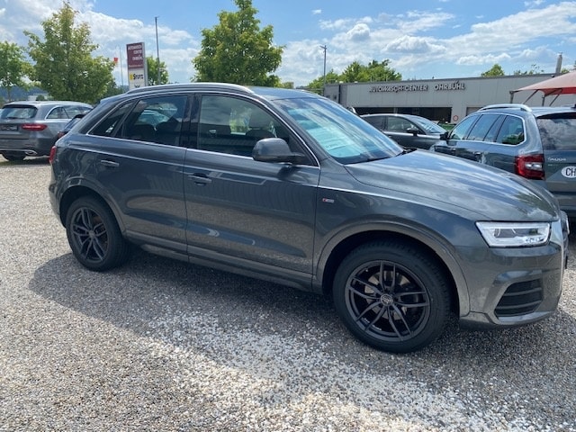 AUDI Q3 2.0 TFSI Sport quattro S-Tr.-image-2