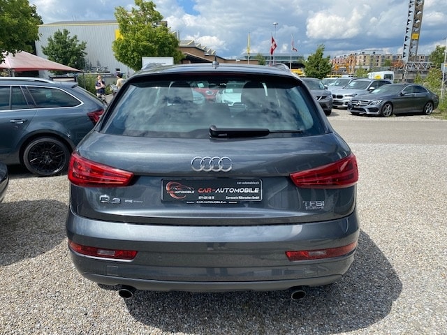 AUDI Q3 2.0 TFSI Sport quattro S-Tr.-image-4