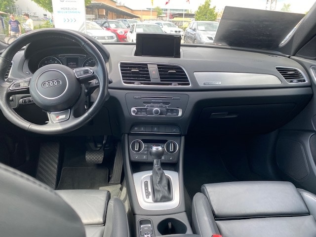 AUDI Q3 2.0 TFSI Sport quattro S-Tr.-image-7