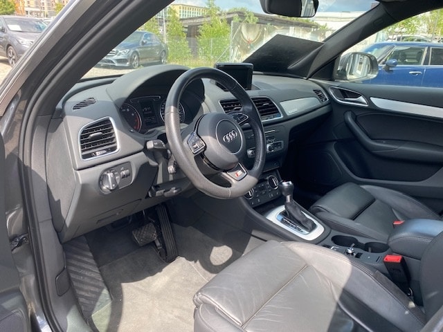 AUDI Q3 2.0 TFSI Sport quattro S-Tr.-image-5