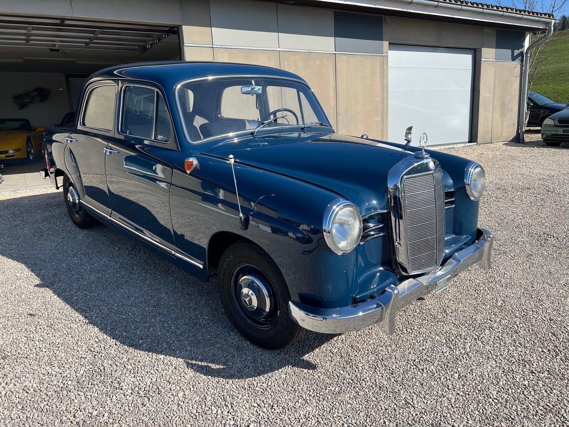 MERCEDES-BENZ Ponton-image-1