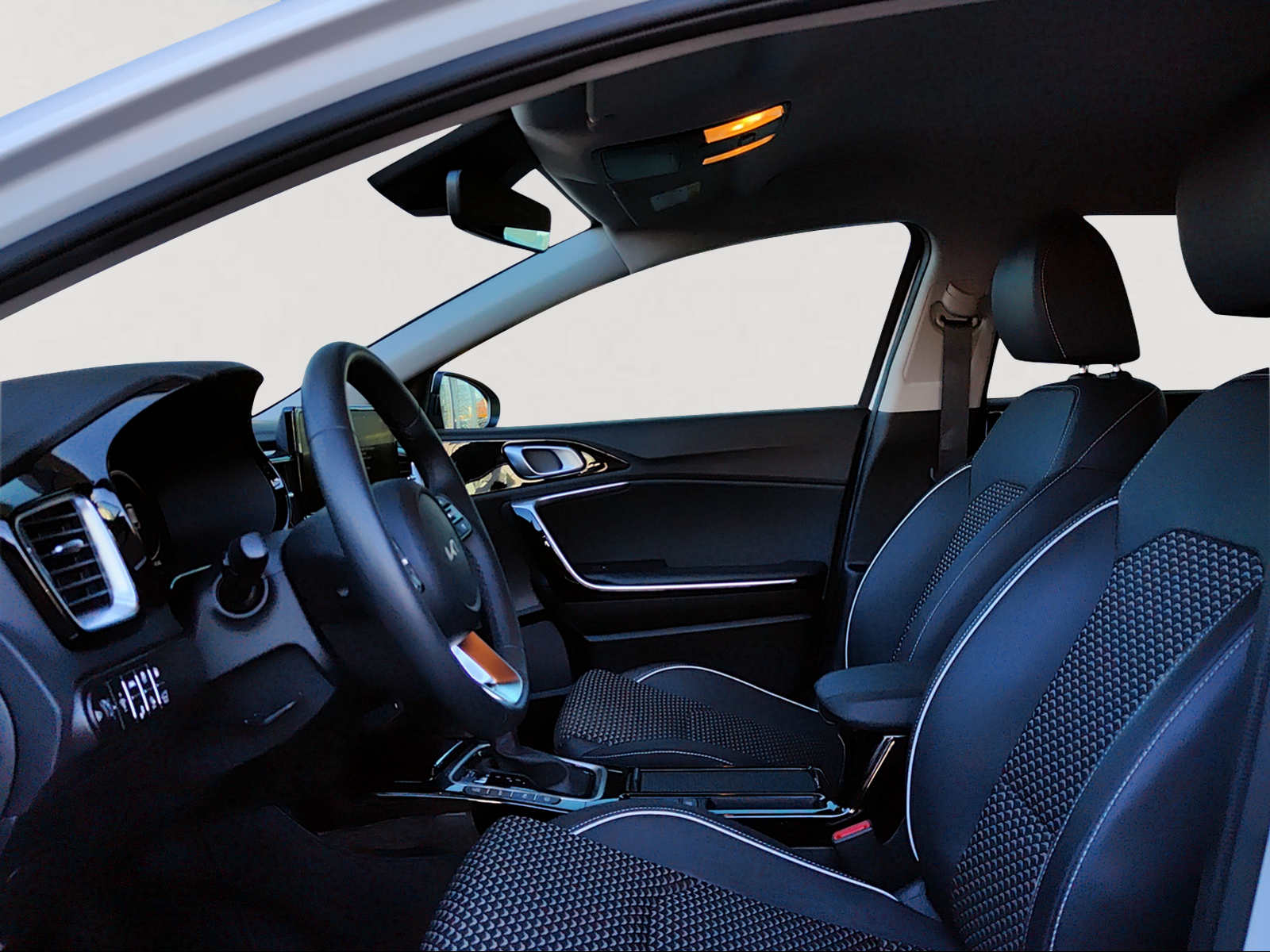 KIA Ceed Sportswagon 1.6 GDi Plug-in Hybrid Style DCT-image-9