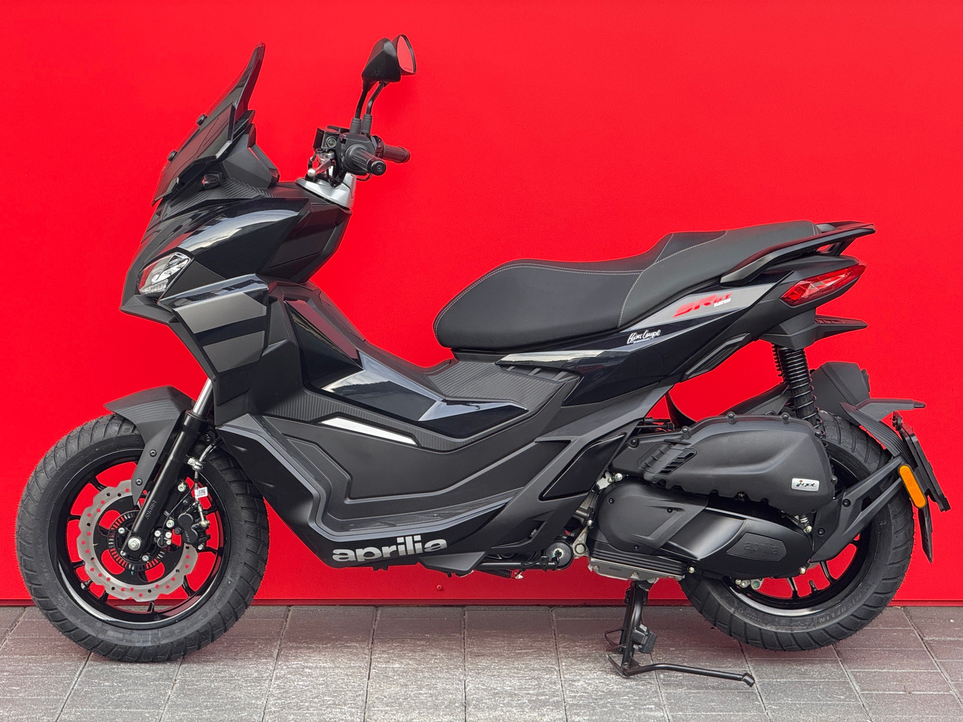 APRILIA SR 125 GT ABS-showroom-element-3