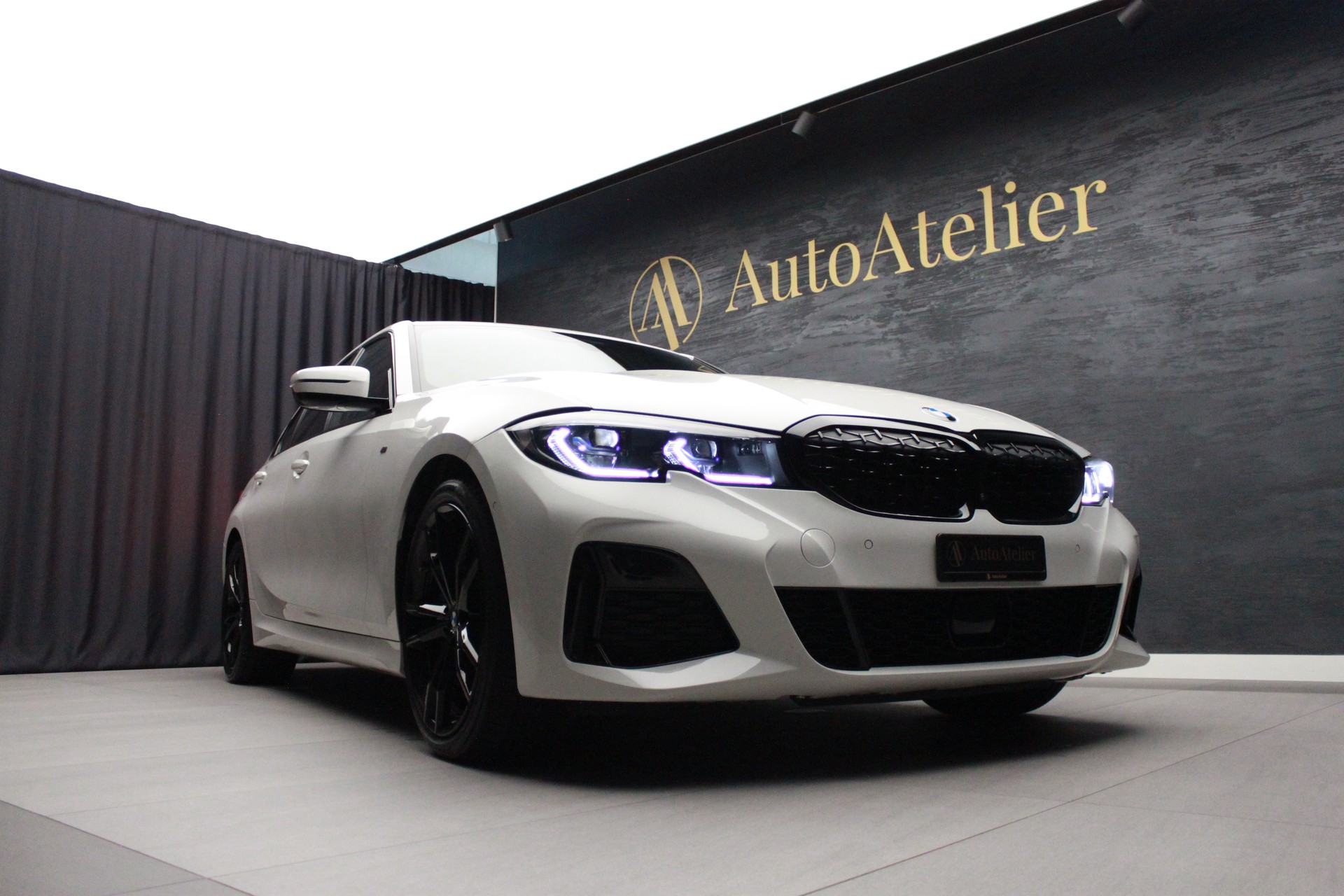 BMW M340d xDrive 48V Steptronic Sport-showroom-element-2