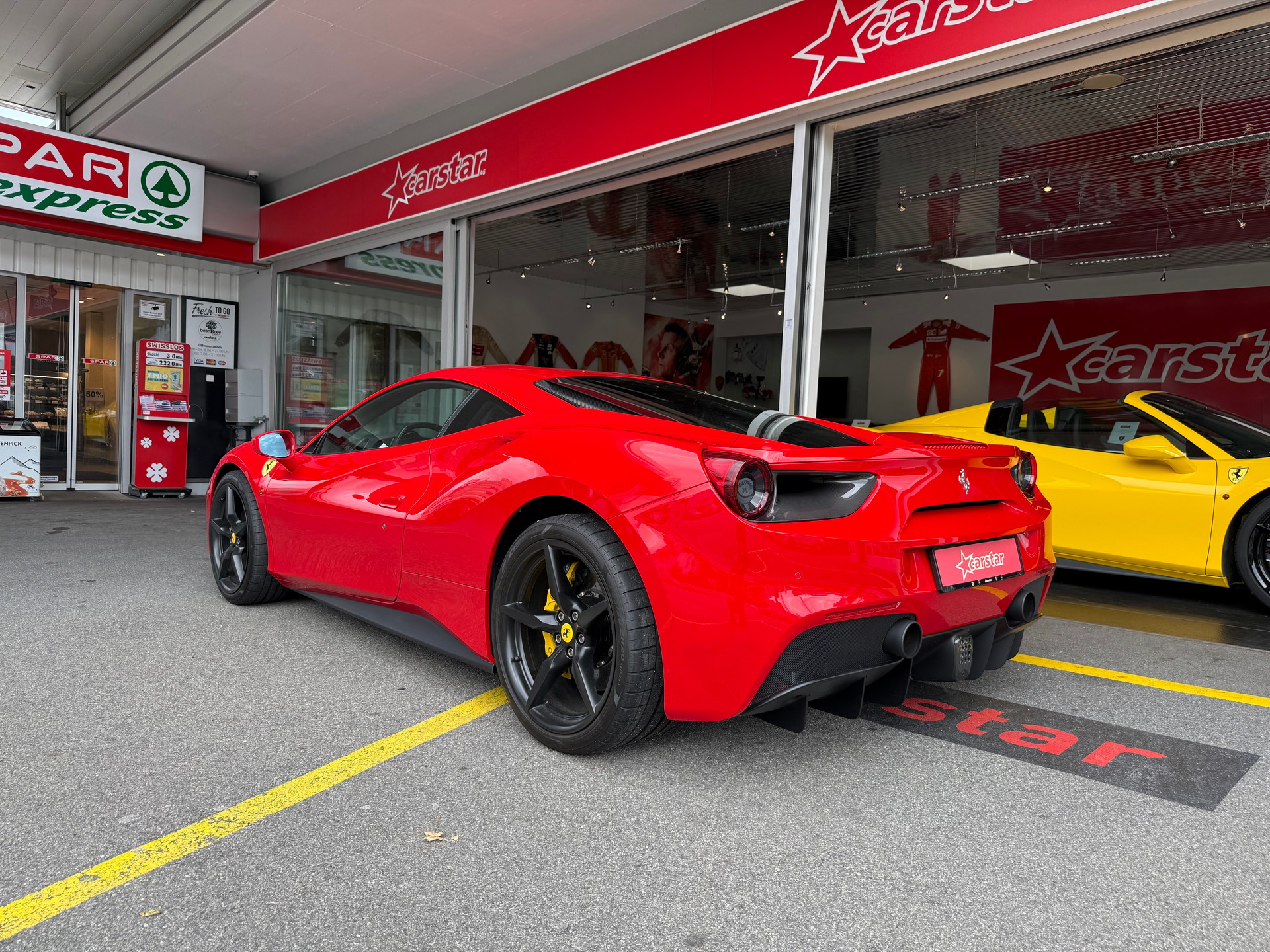 FERRARI 488 GTB 3.9 V8-showroom-element-2